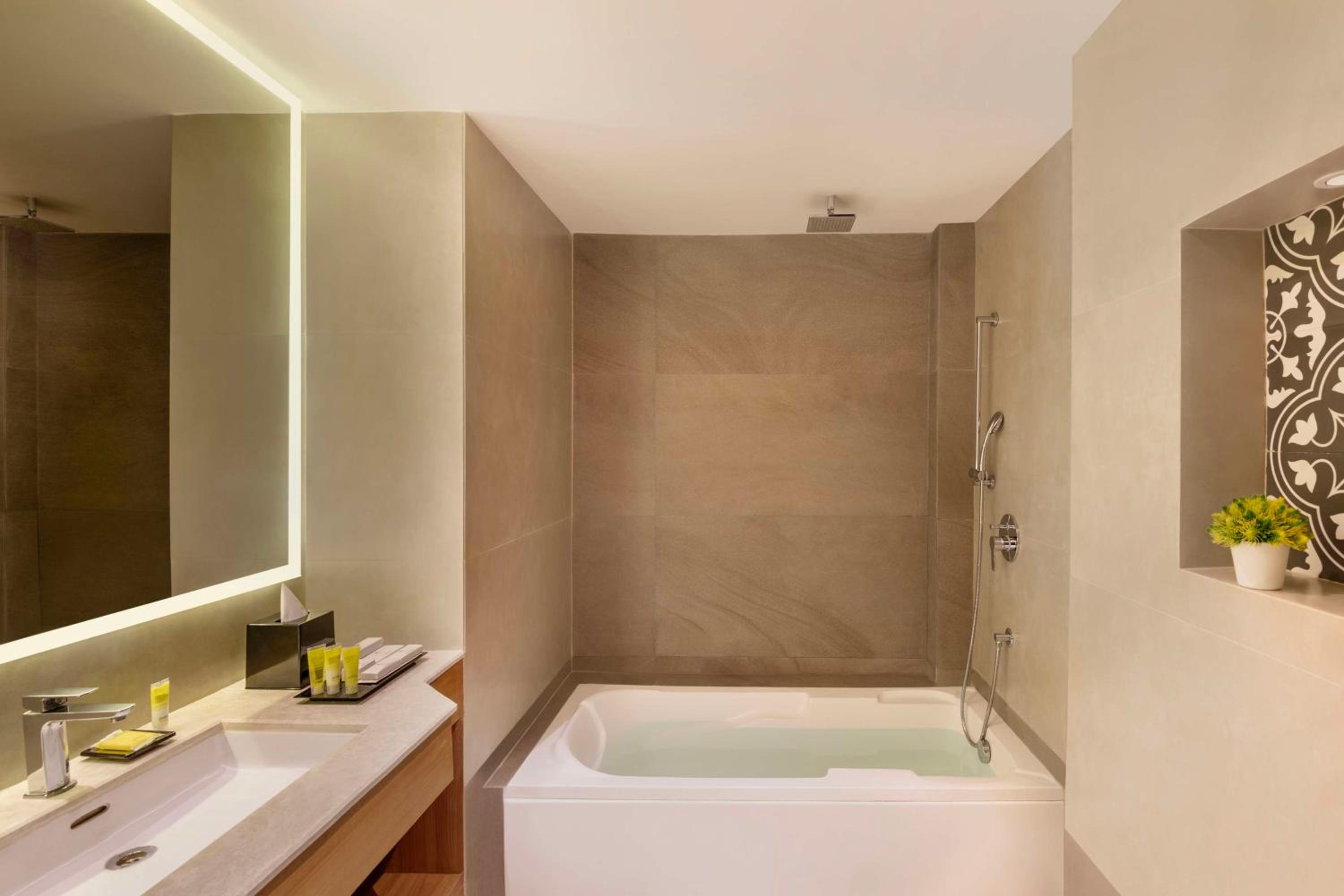 King Suite With Garden View