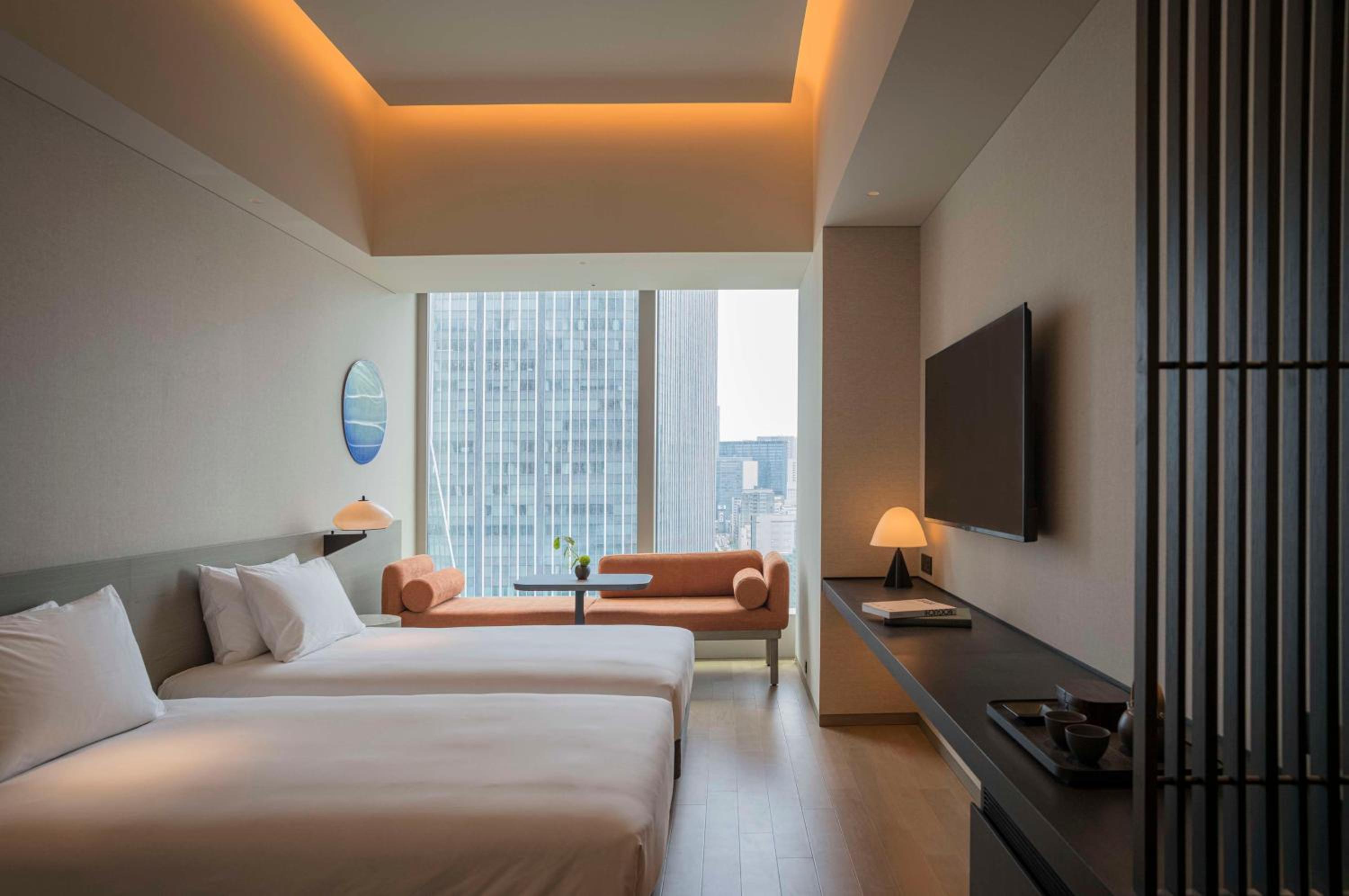 Deluxe Double Room with Two Single Beds and Shower