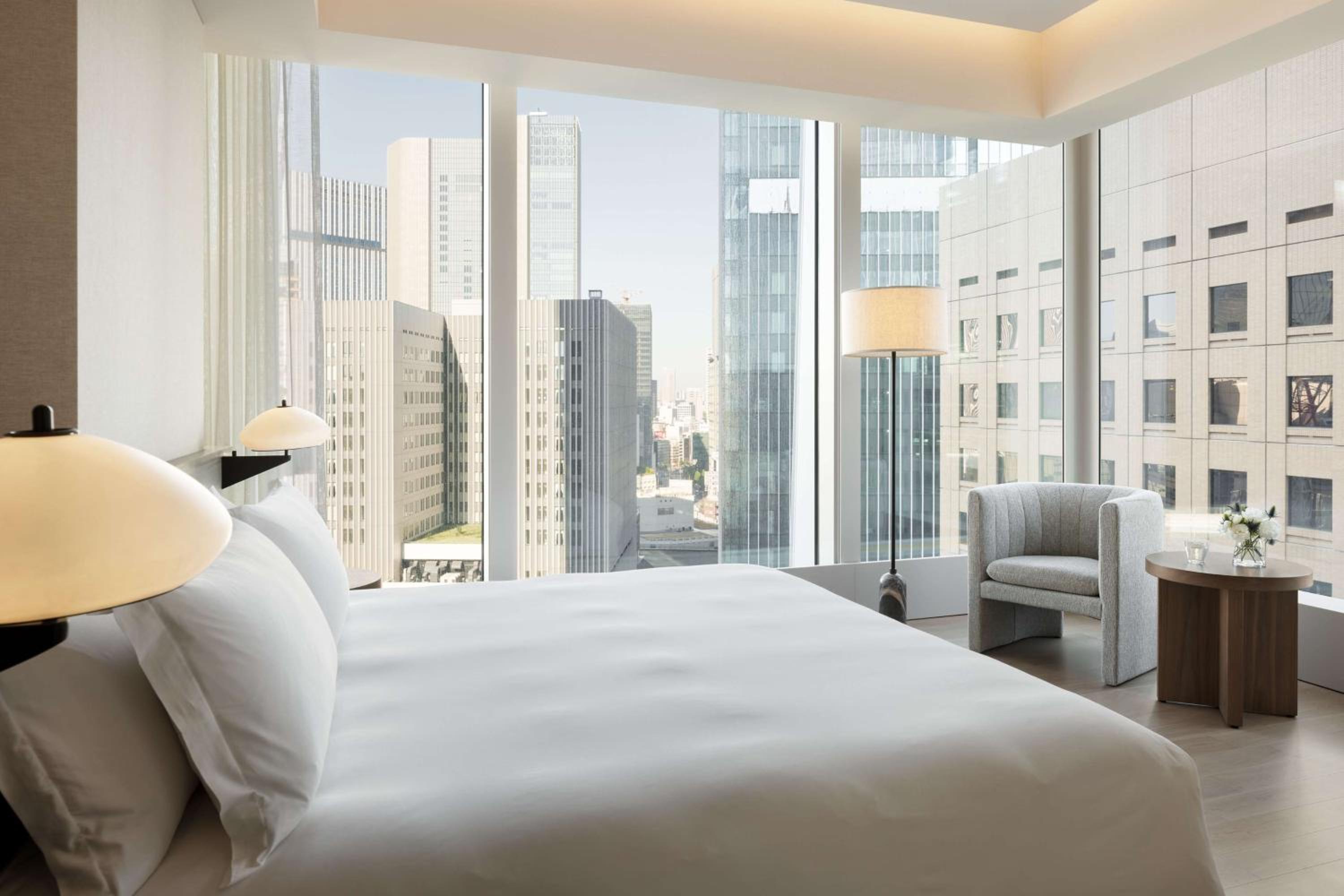 Deluxe Corner Suite with One King Bed and City View