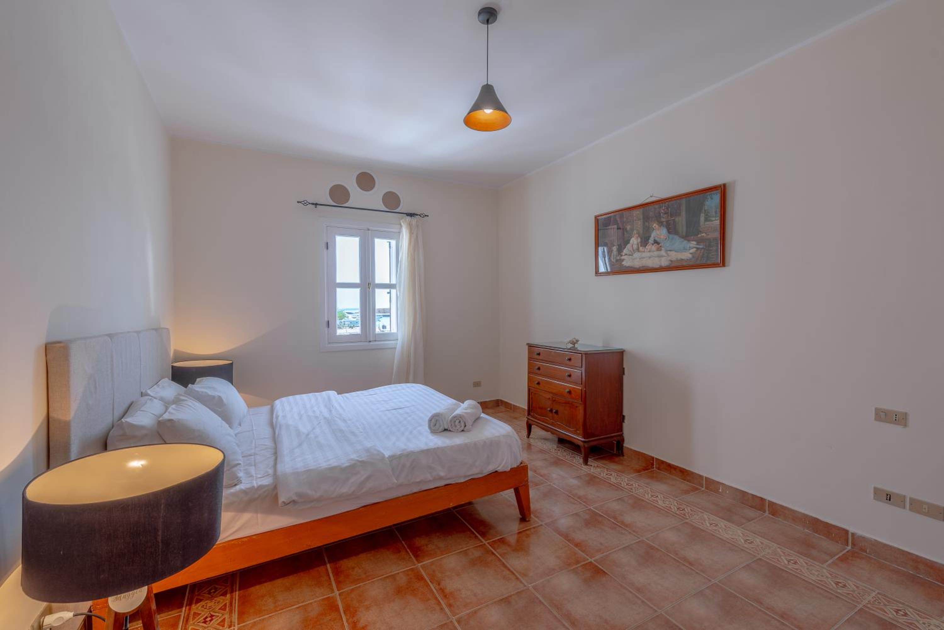 Three-Bedroom House photo 2