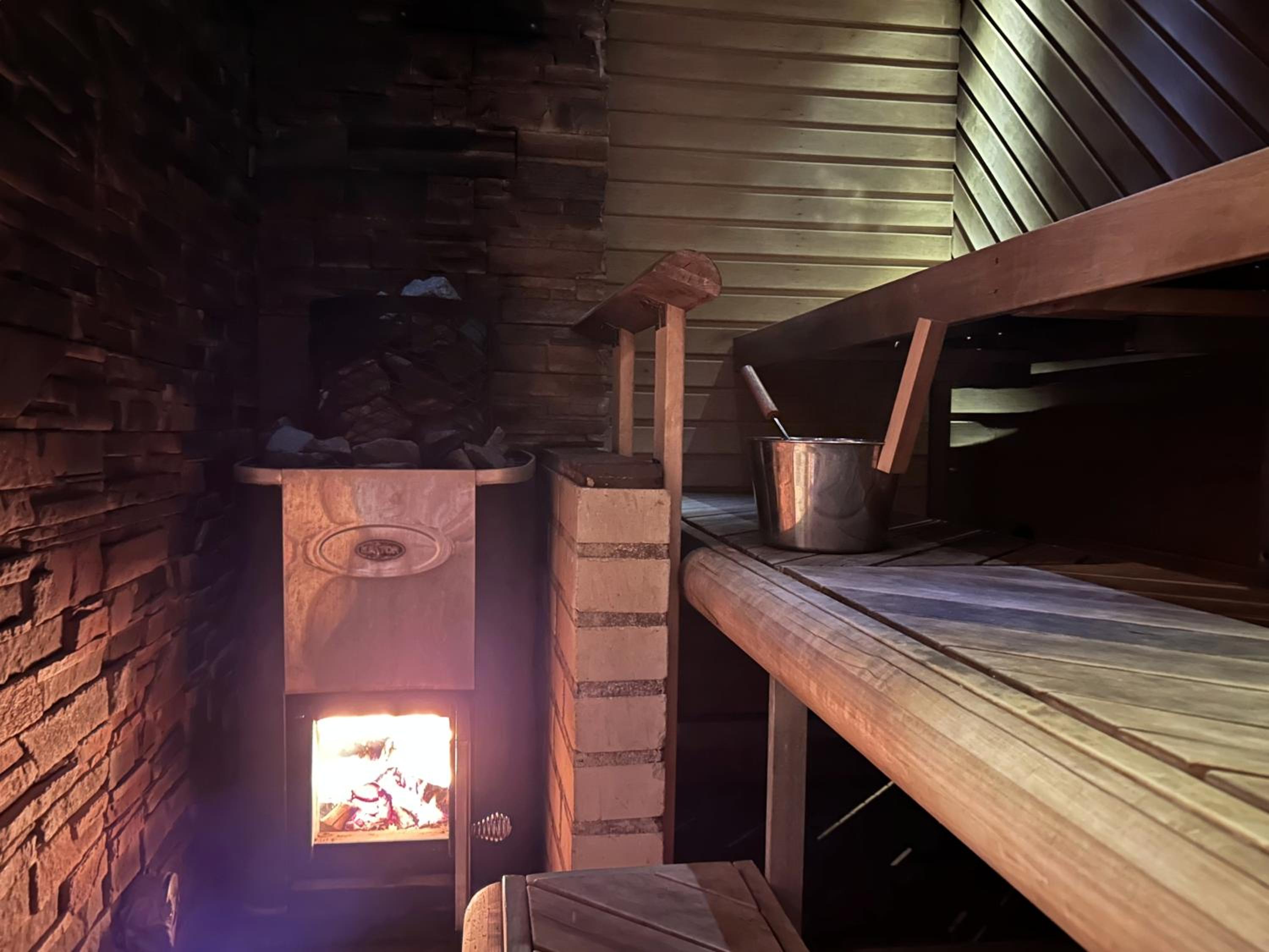 Family Room with Sauna photo 2