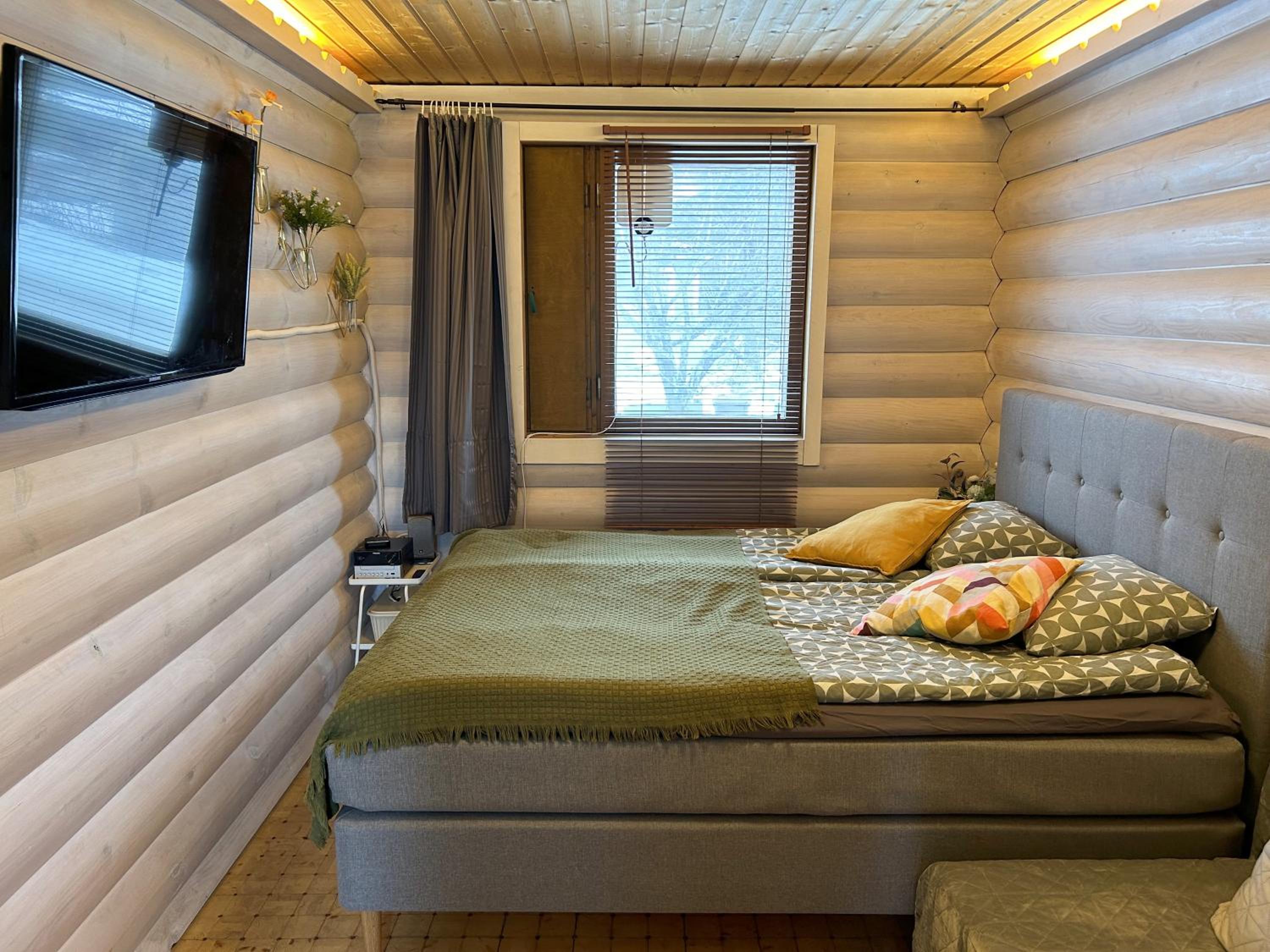 Family Room with Sauna