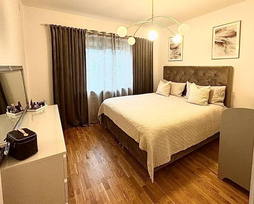 One-Bedroom Apartment photo 2