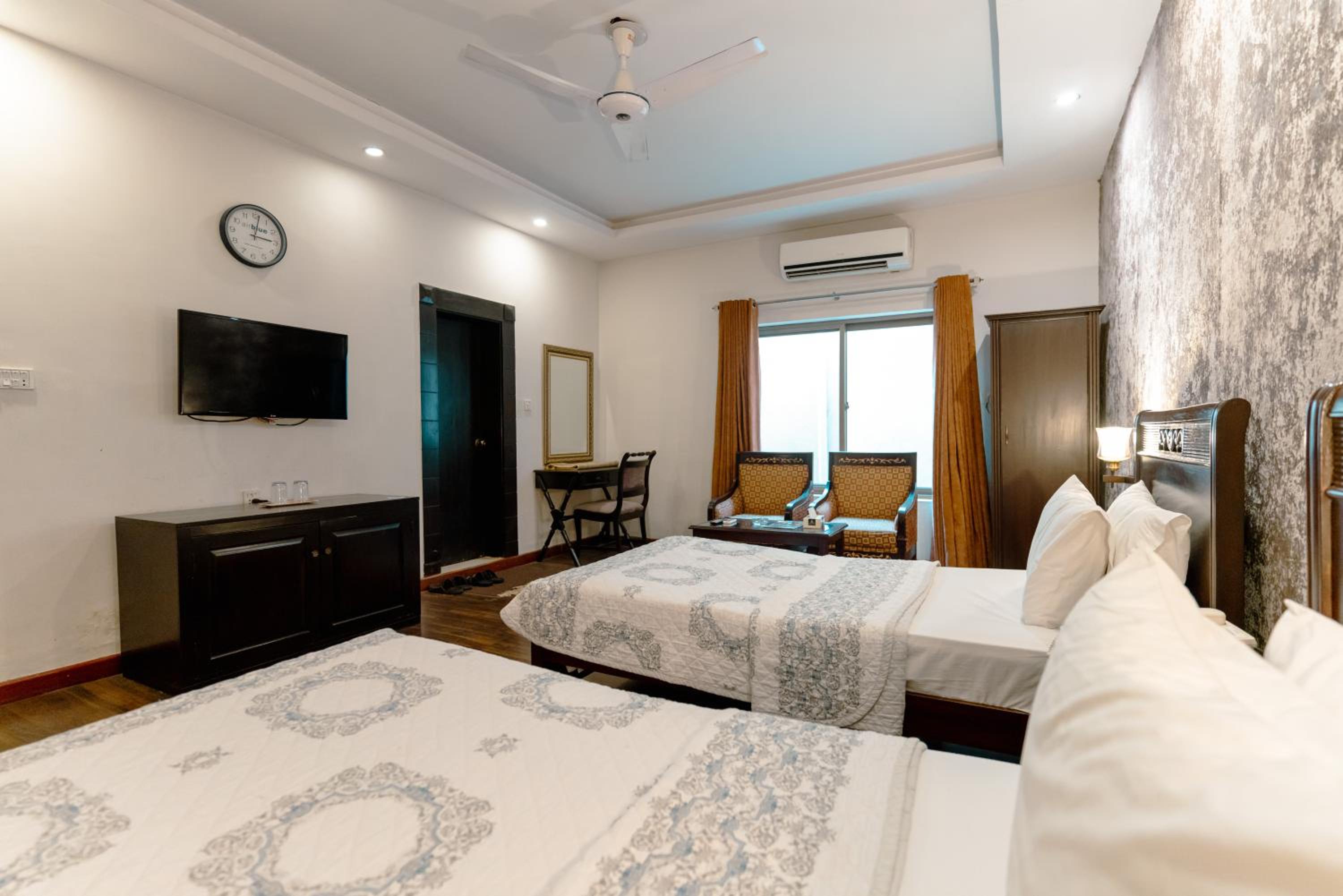 Deluxe Double Room photo 2