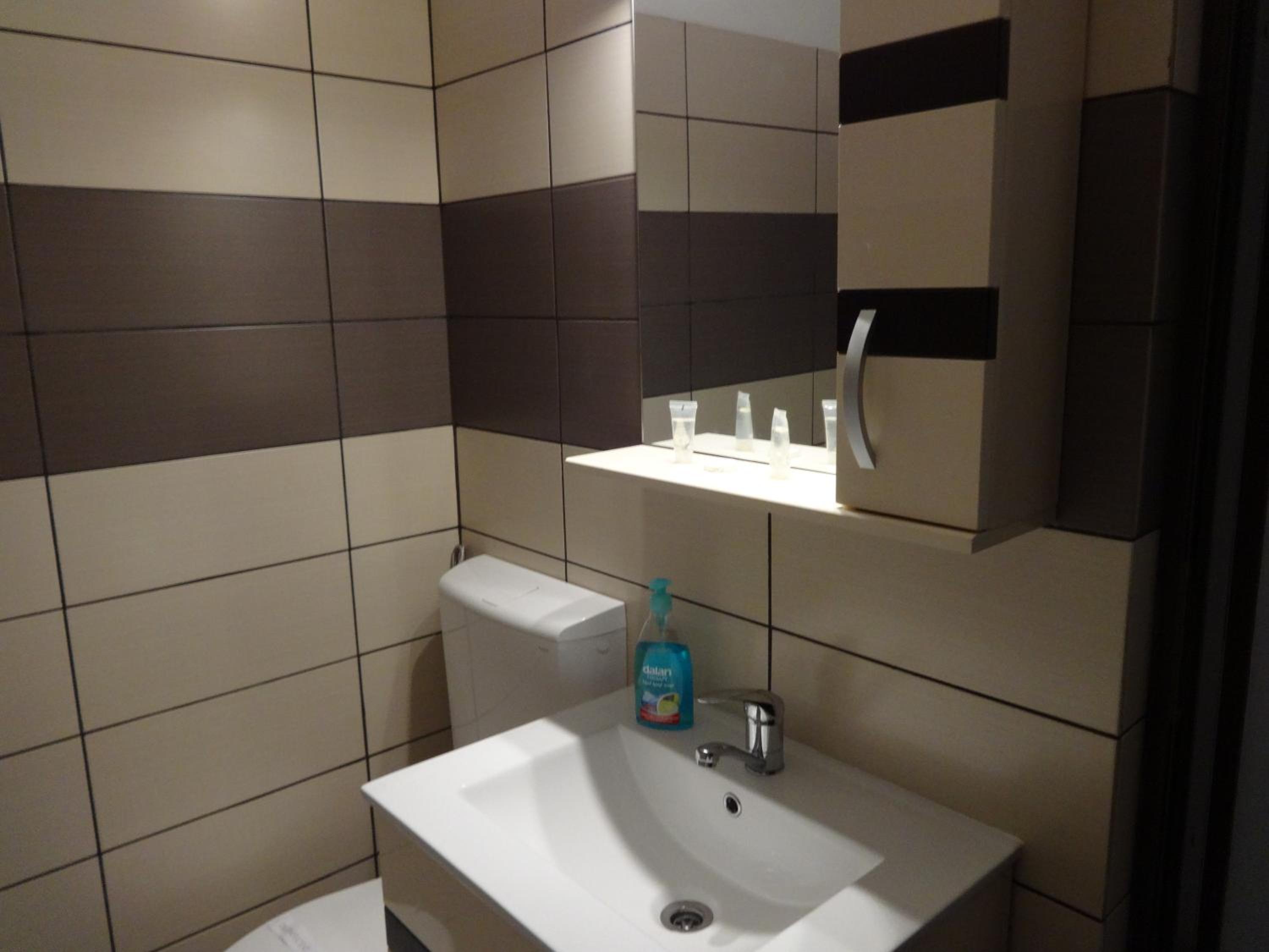 Double Room - Photo 9
