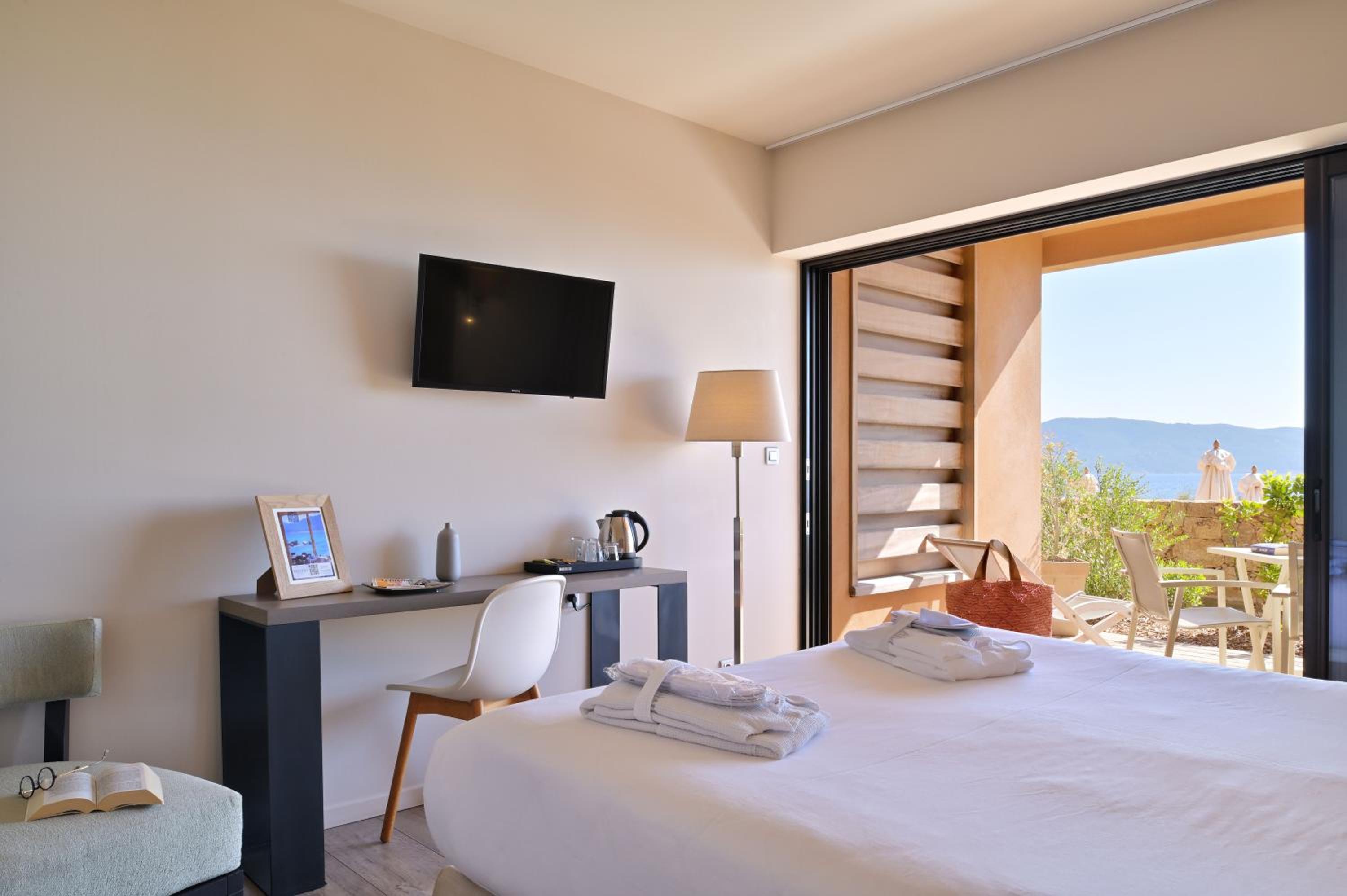 Traditional Double Room with Sea View photo 2