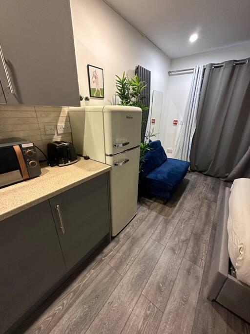 One-Bedroom Apartment photo 2