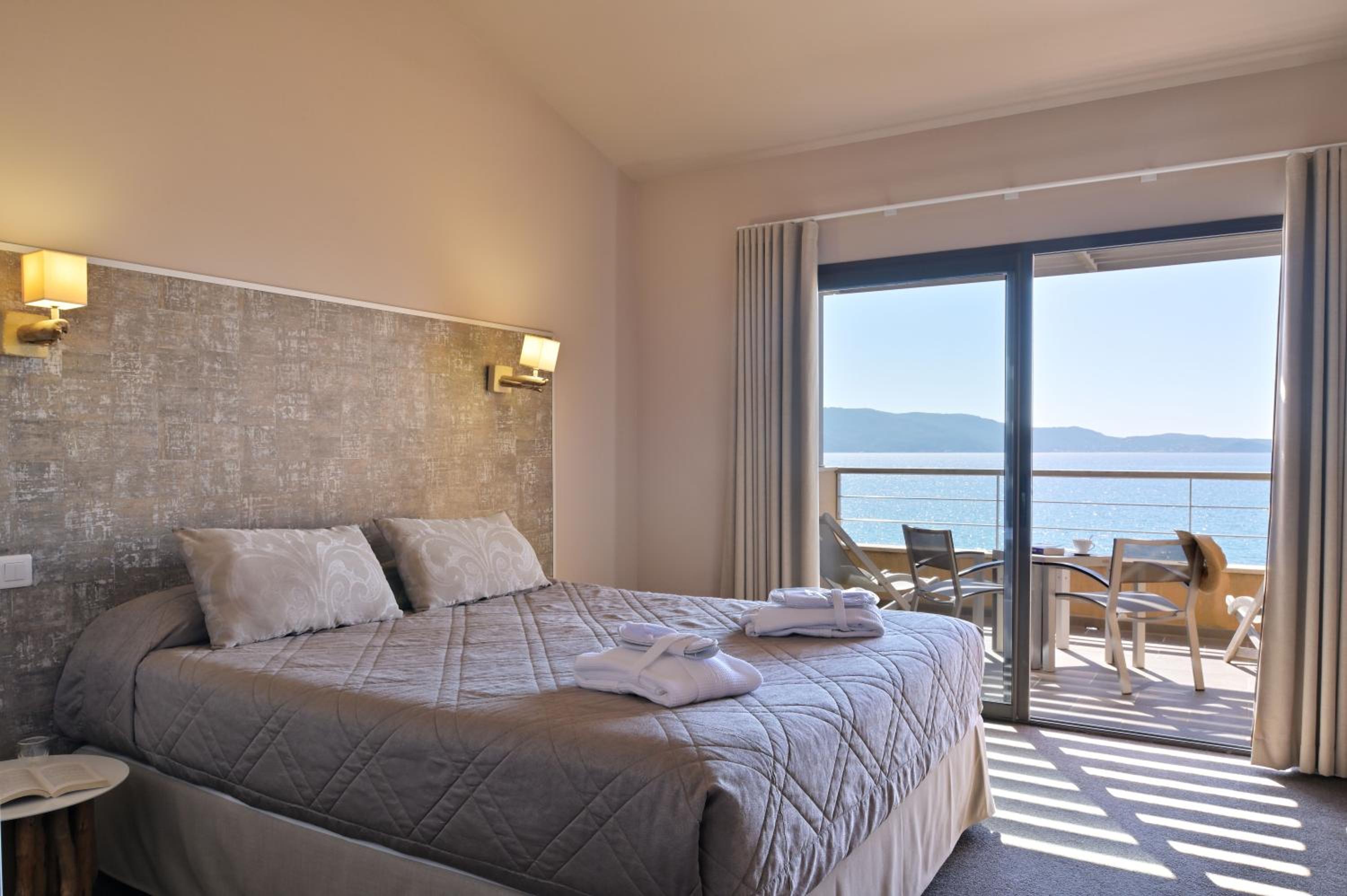 Superior Double Room with Sea View photo 2