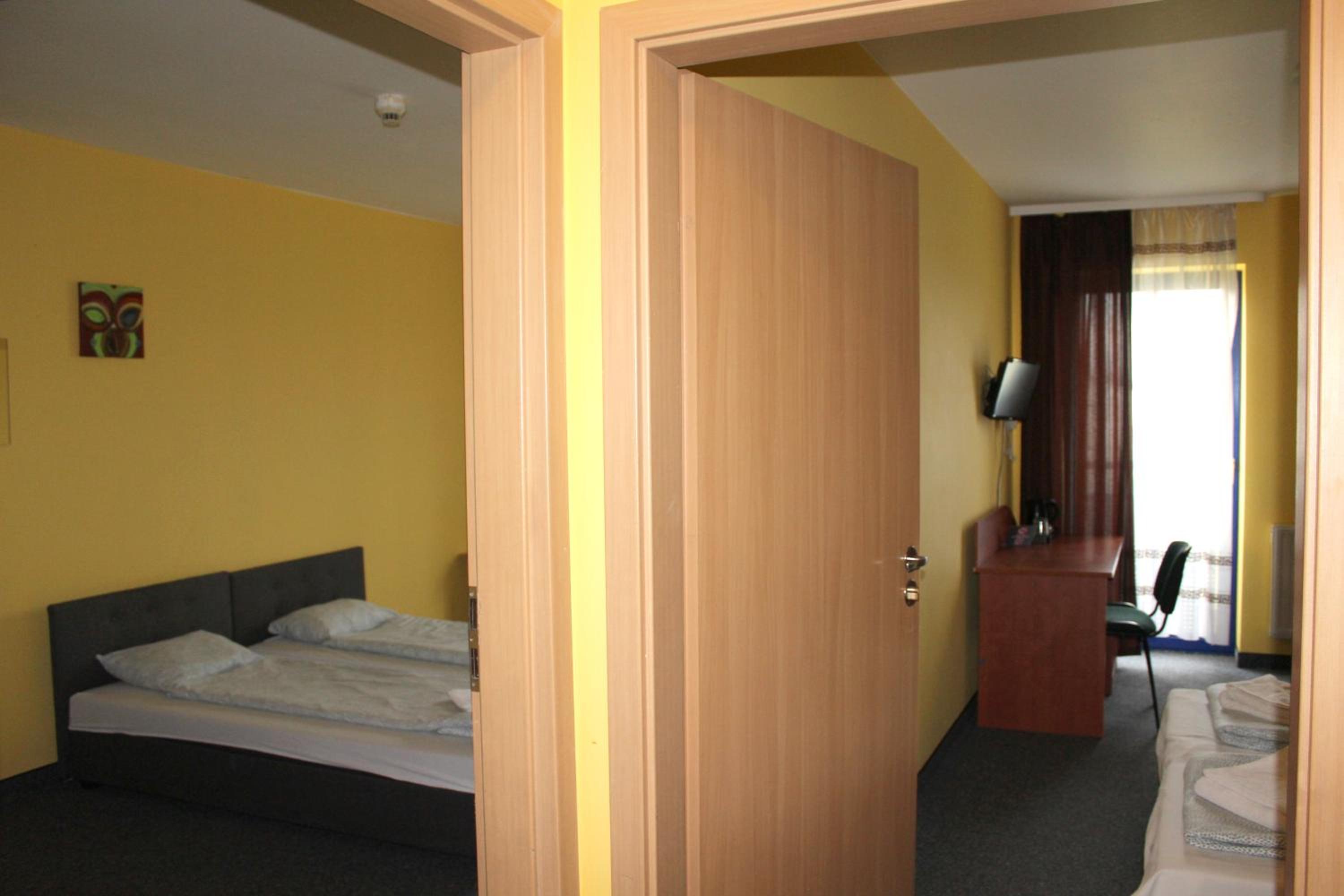 Suite - Photo 3