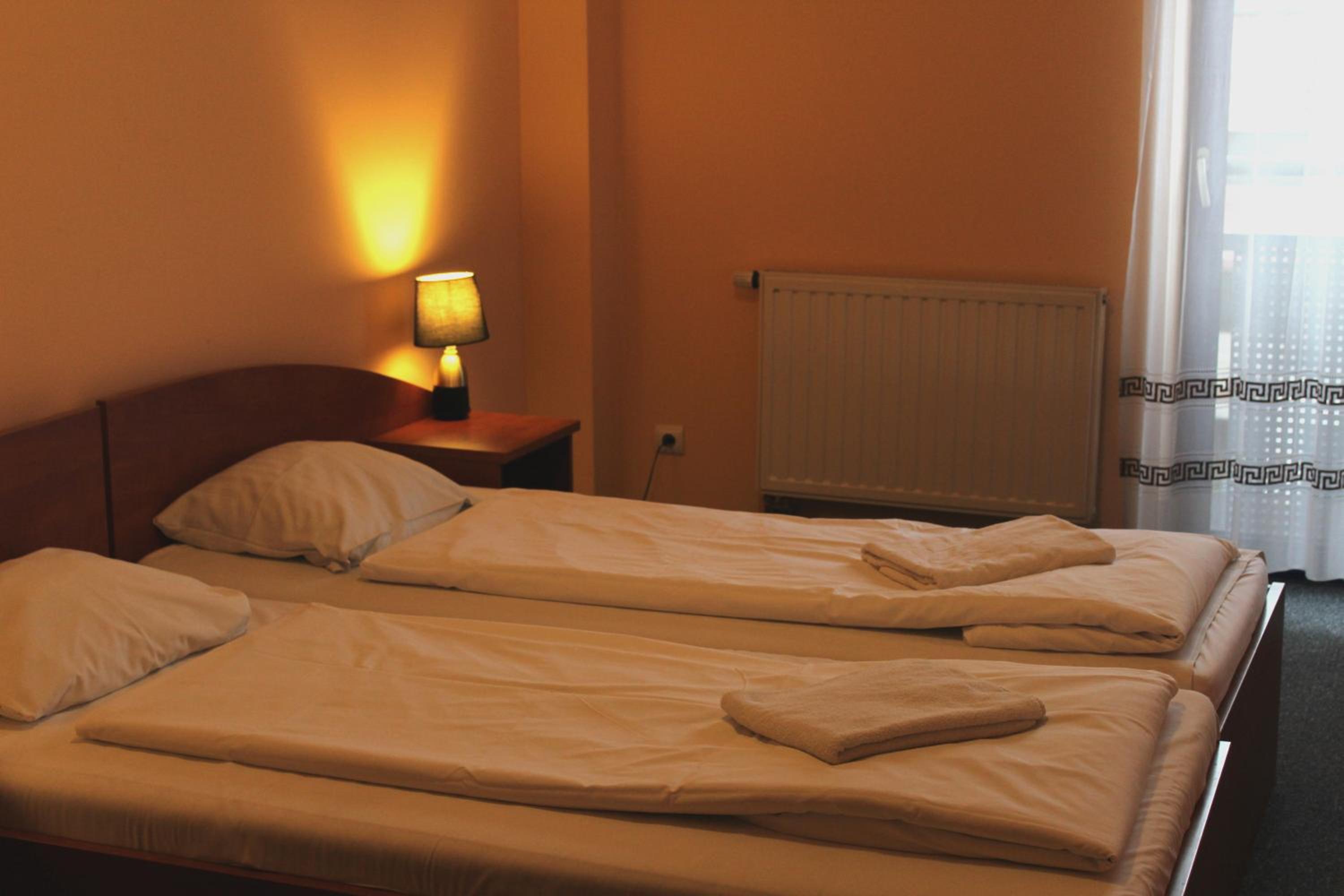 Double or Twin Room - Photo 5