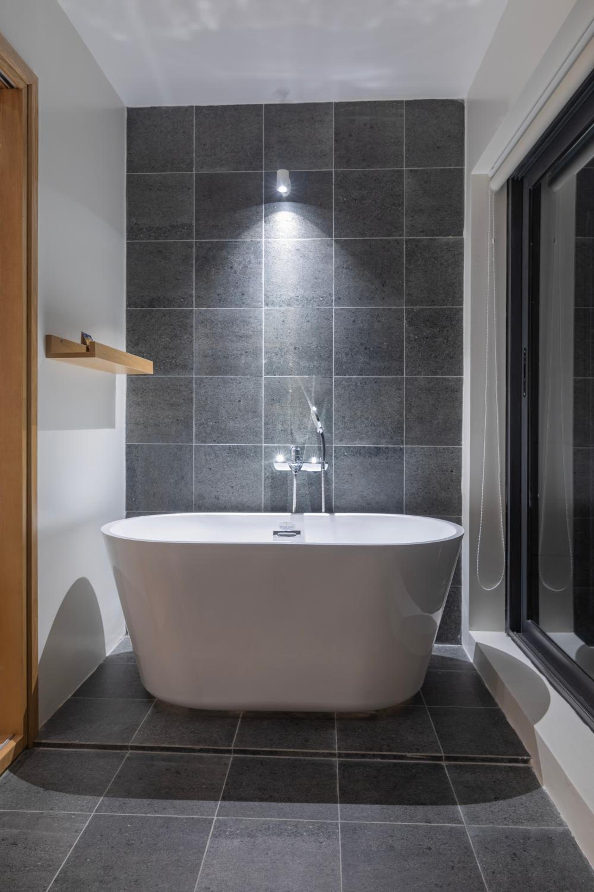 Double Room with Spa Bath photo 3