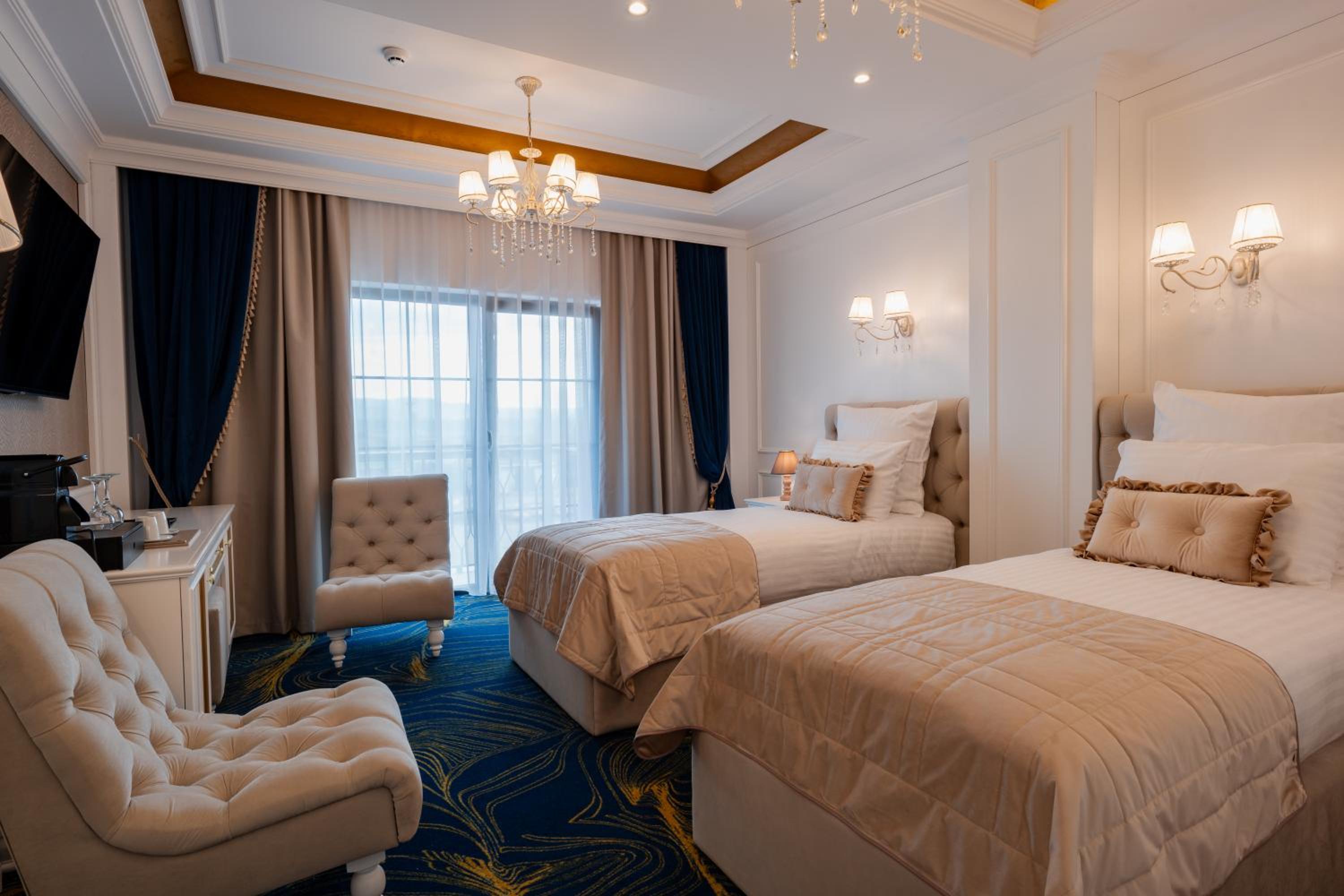 Twin Room - Photo 3
