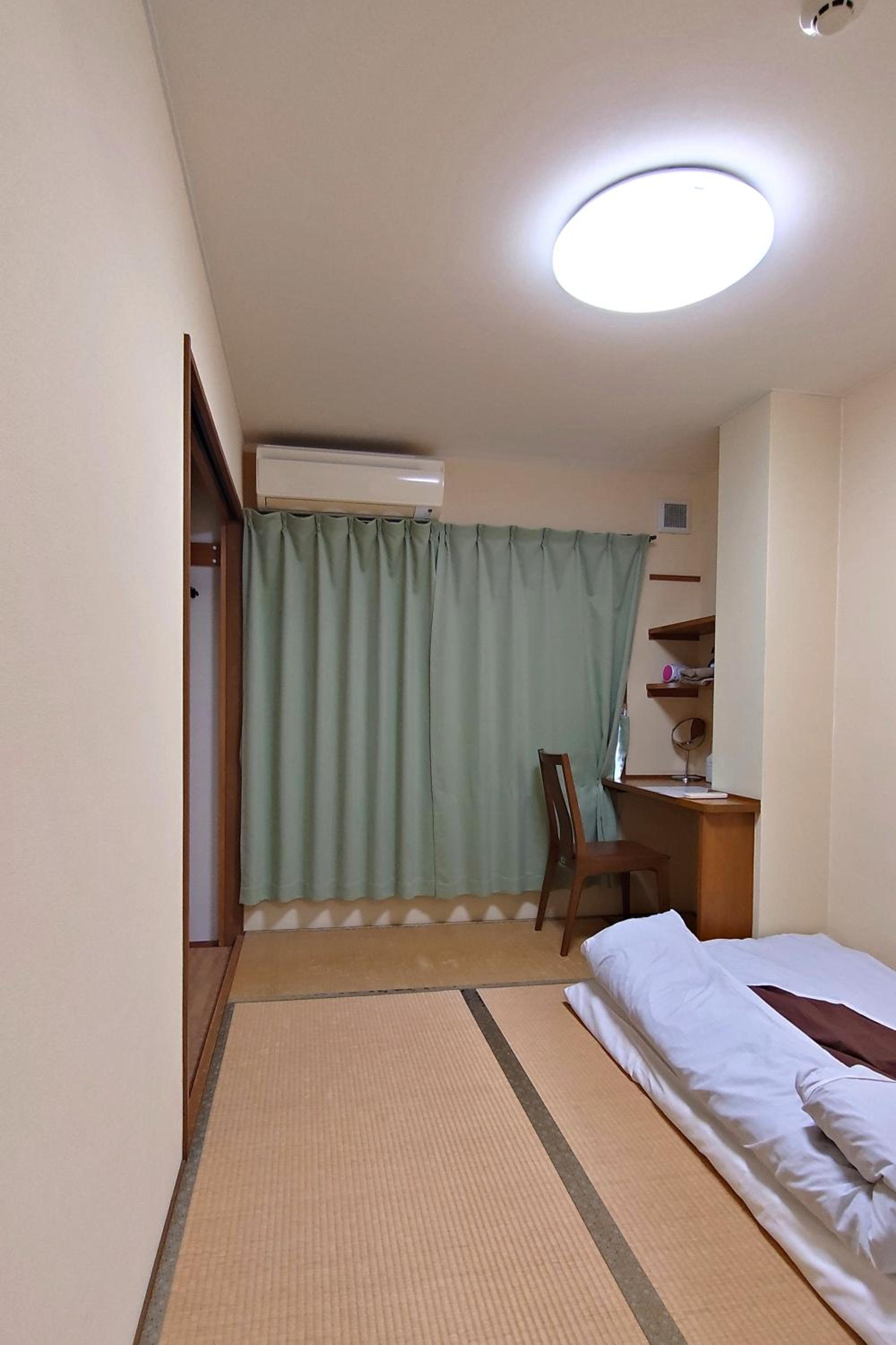 Japanese-Style Twin Room with Shared Bathroom photo 1