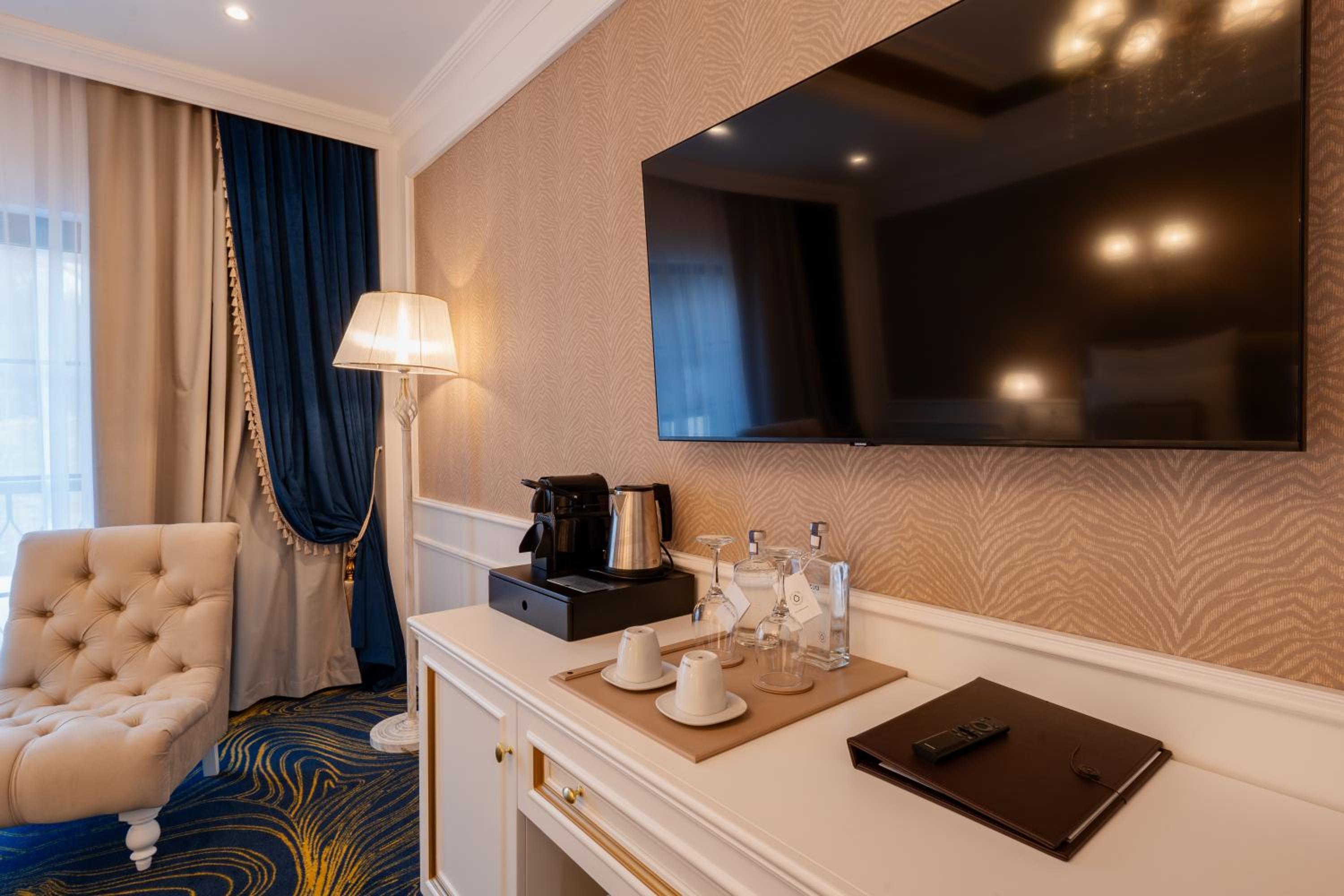 Double Room - Photo 5