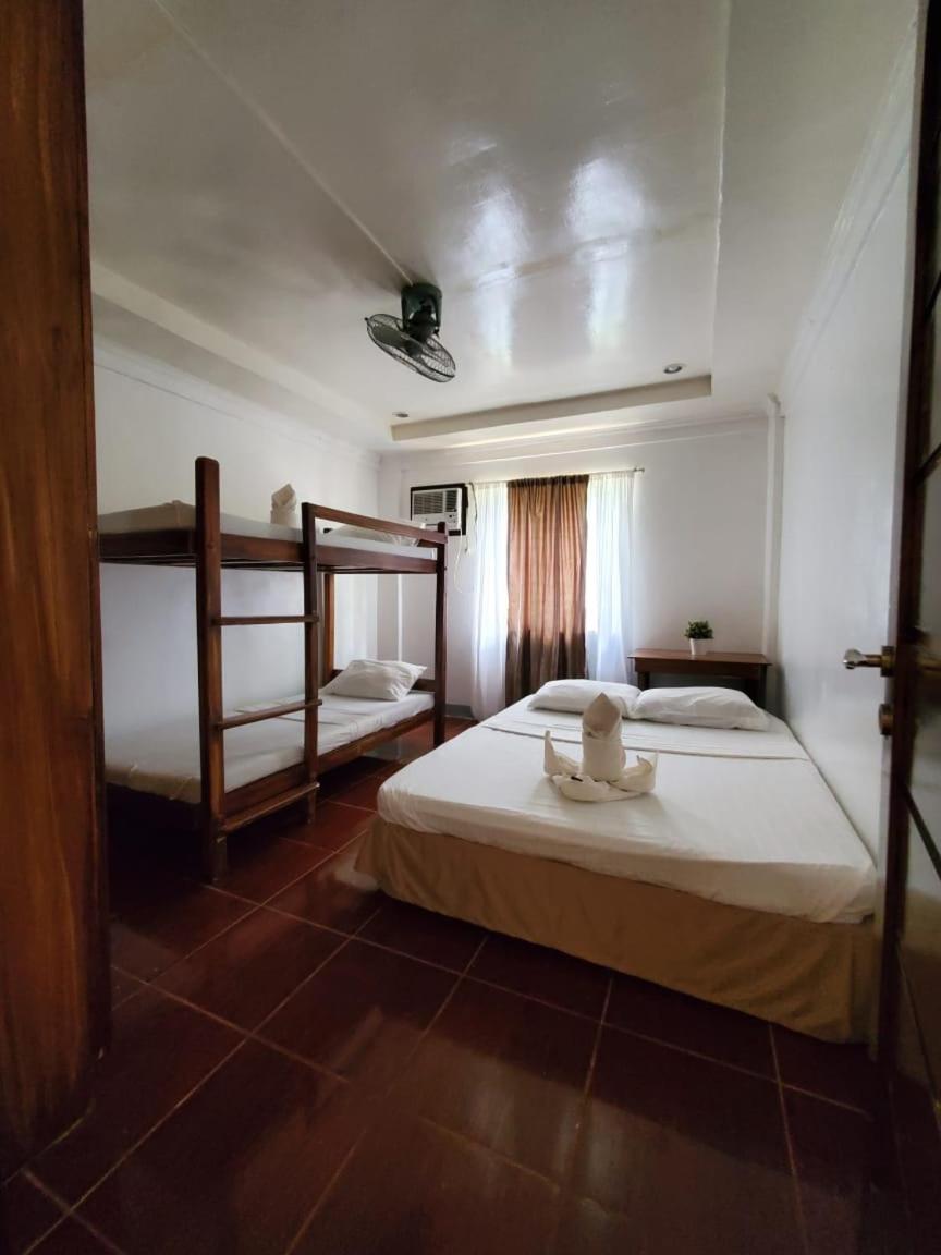 Quadruple Room with Shared Bathroom photo 1