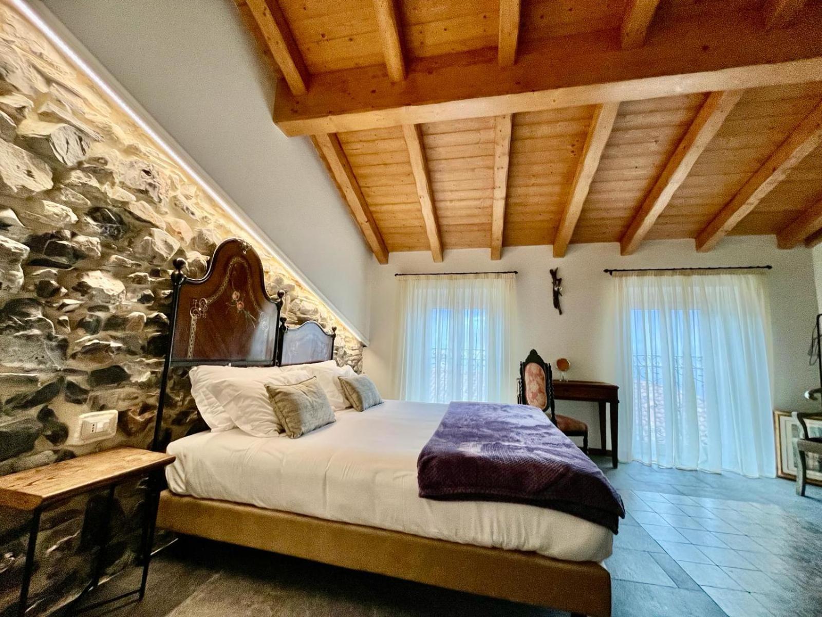 King Room with Lake View photo 1