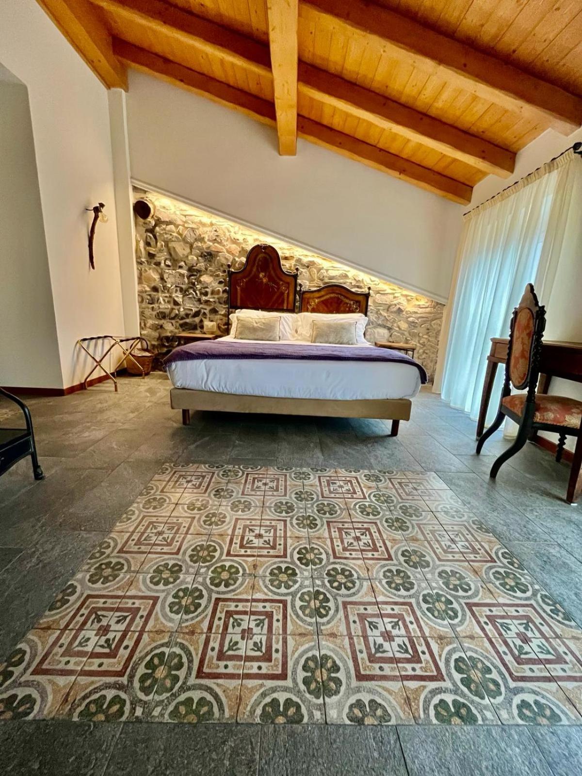King Room with Lake View photo 2