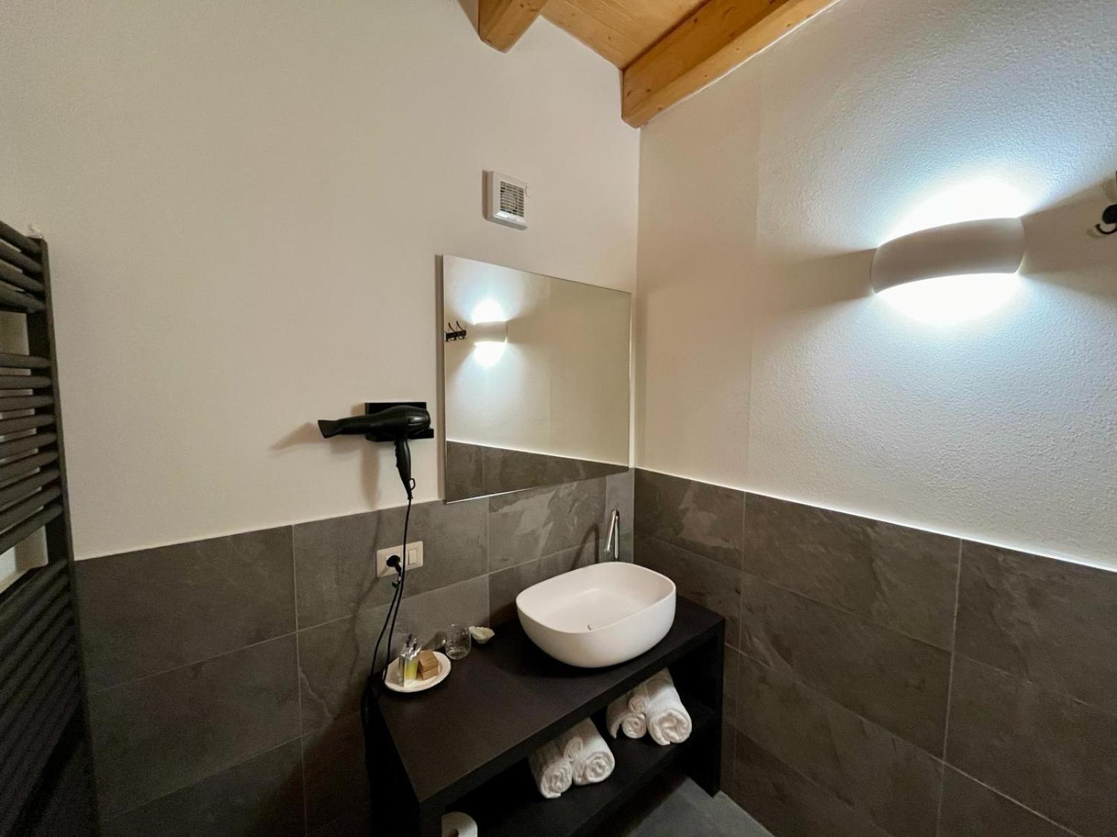 King Room with Balcony photo 2