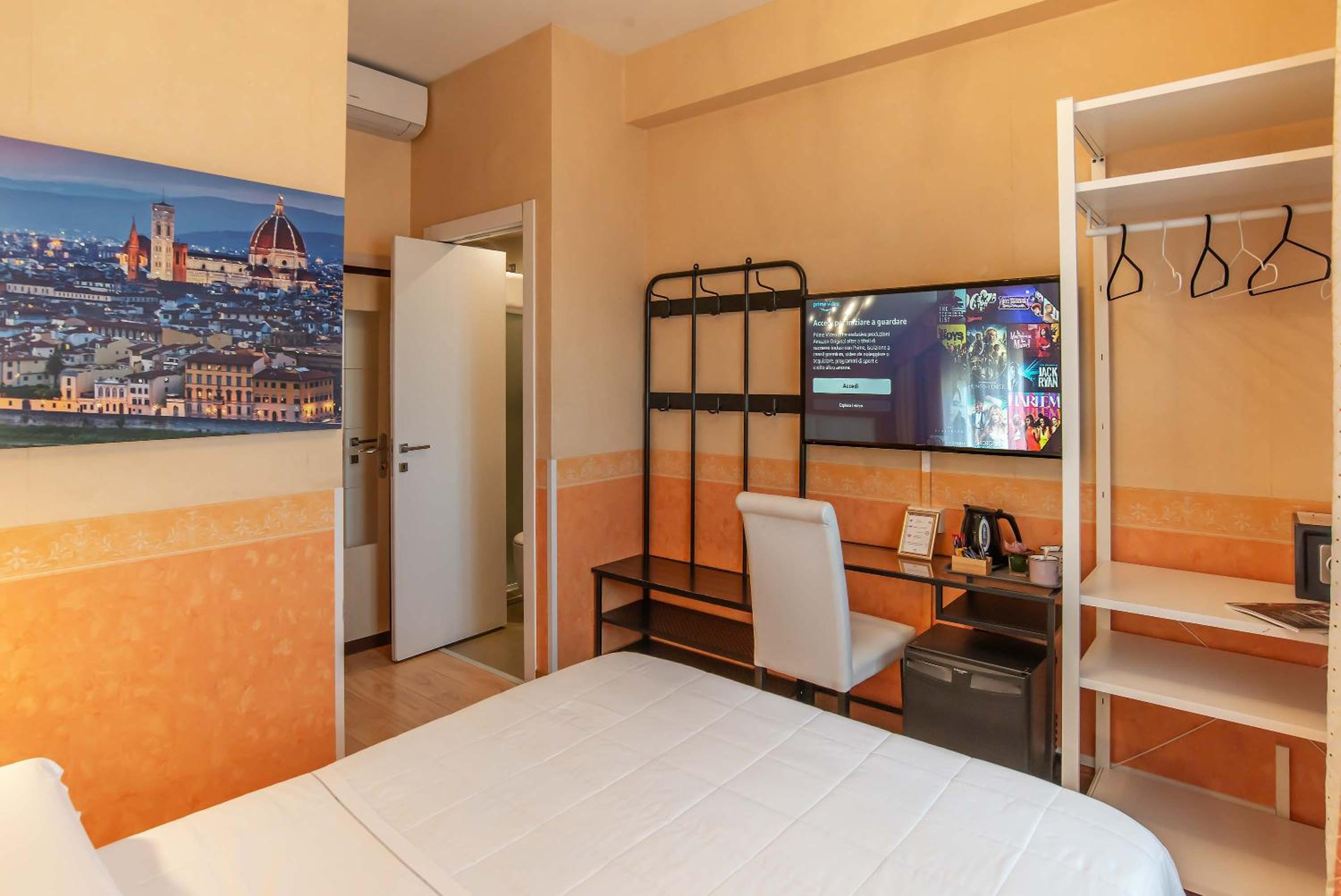 Small Double Room photo 3