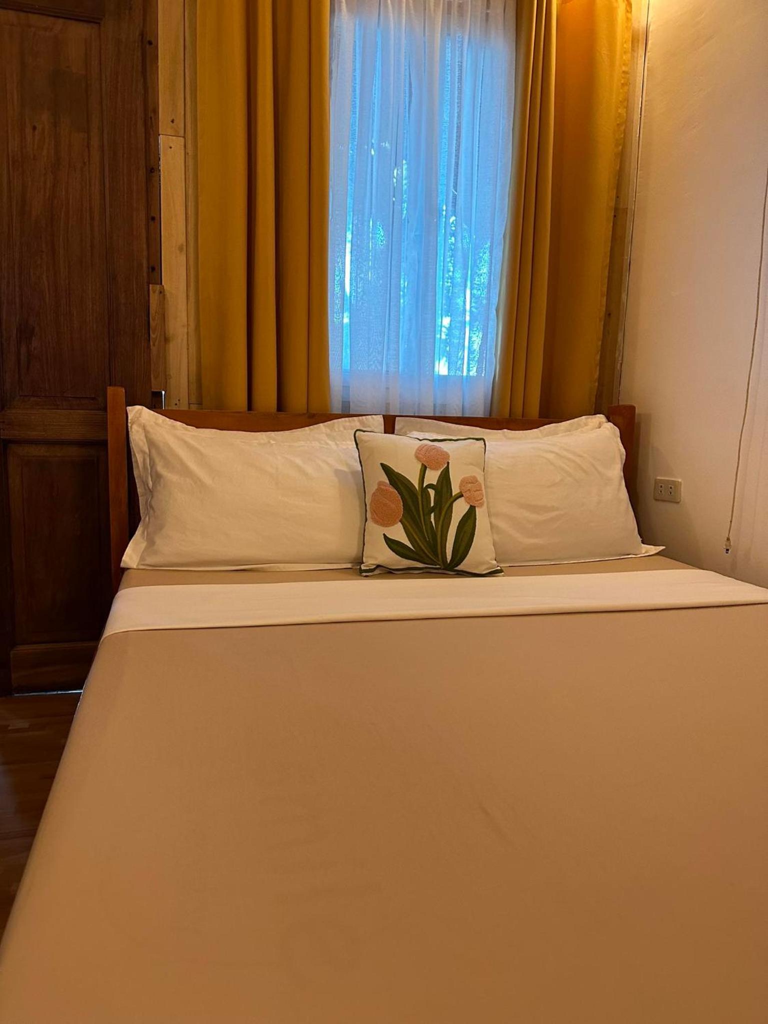 One-Bedroom House photo 1