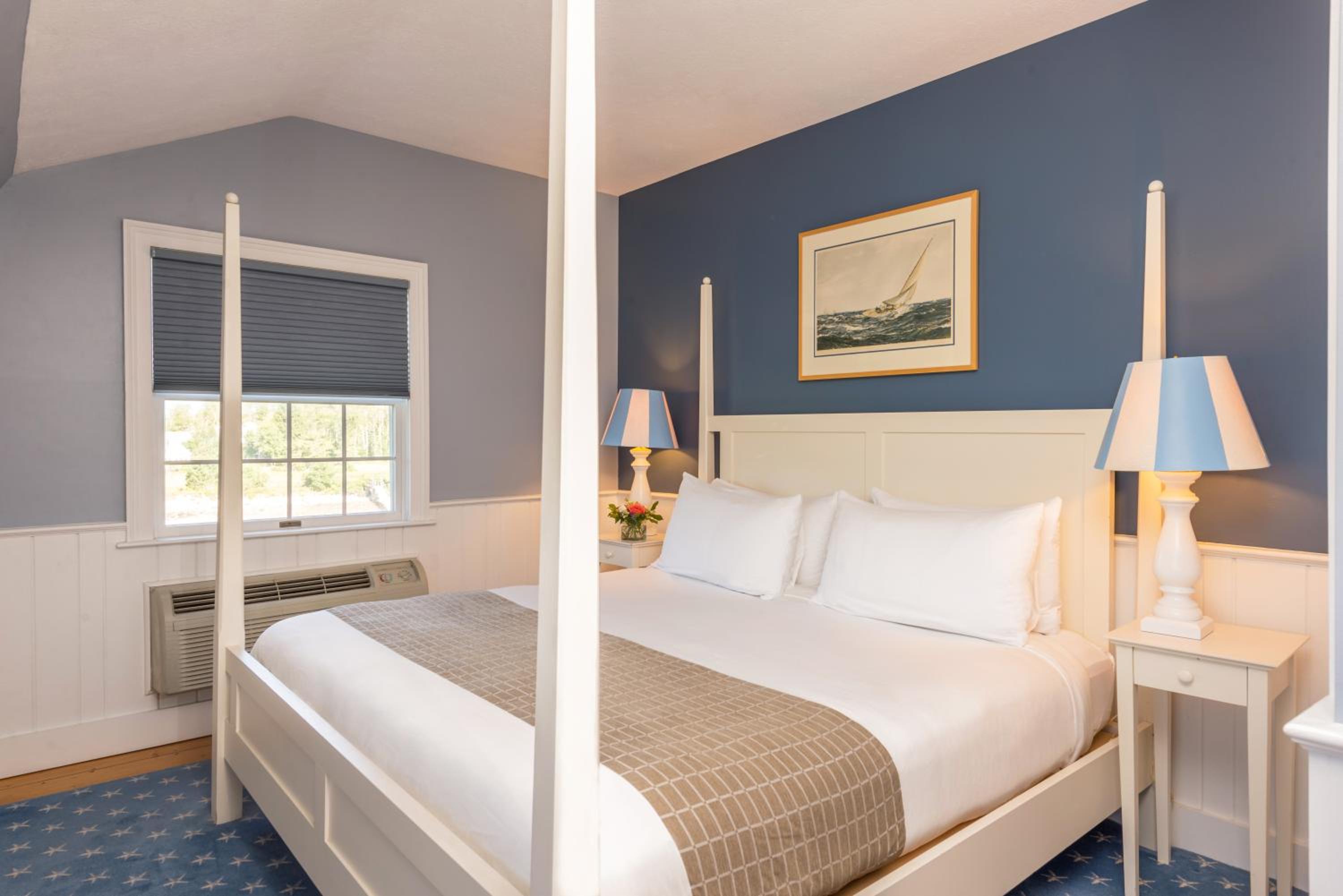 Riverside King Partial Waterview