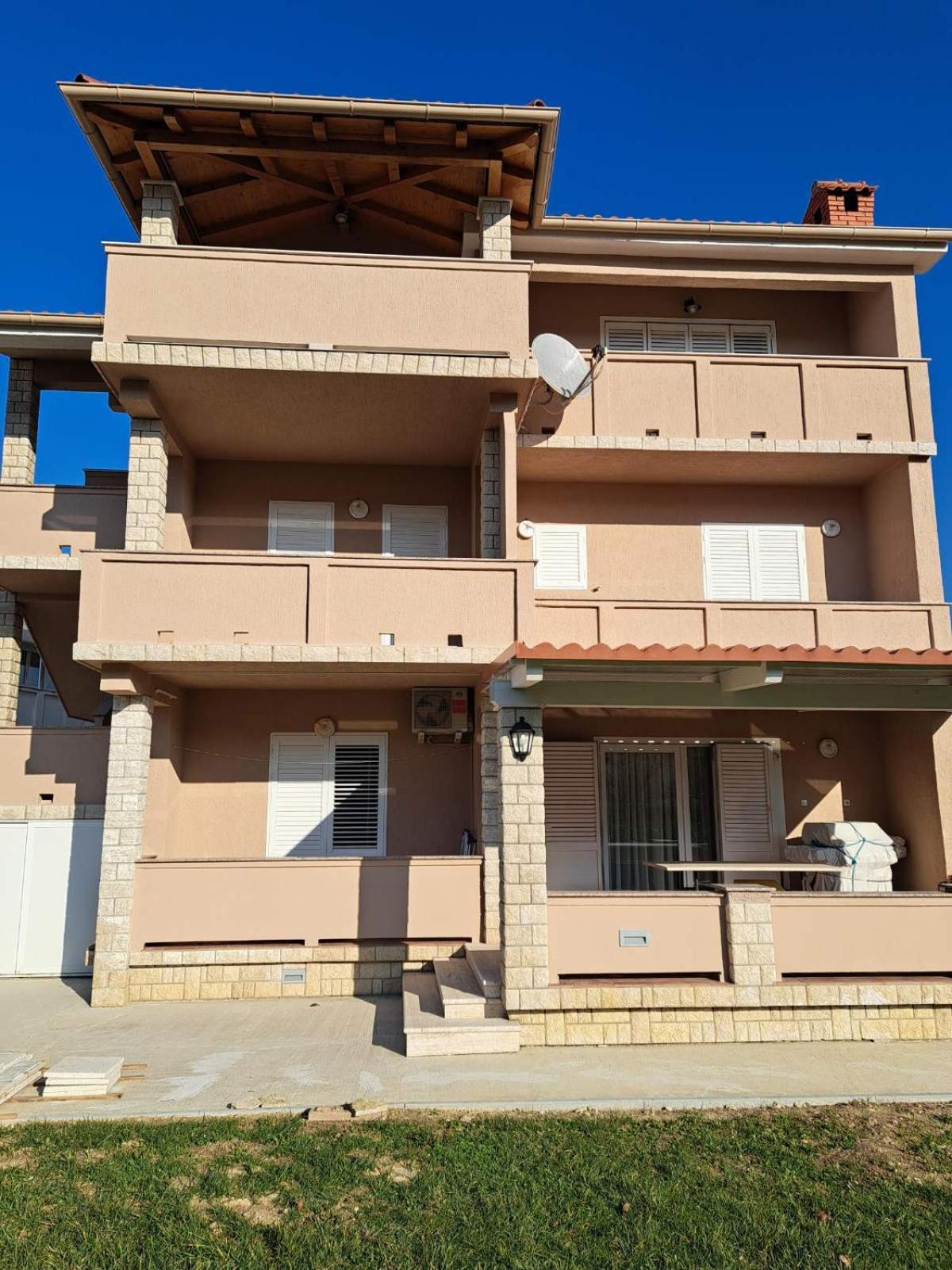 Apartment with Balcony photo 2