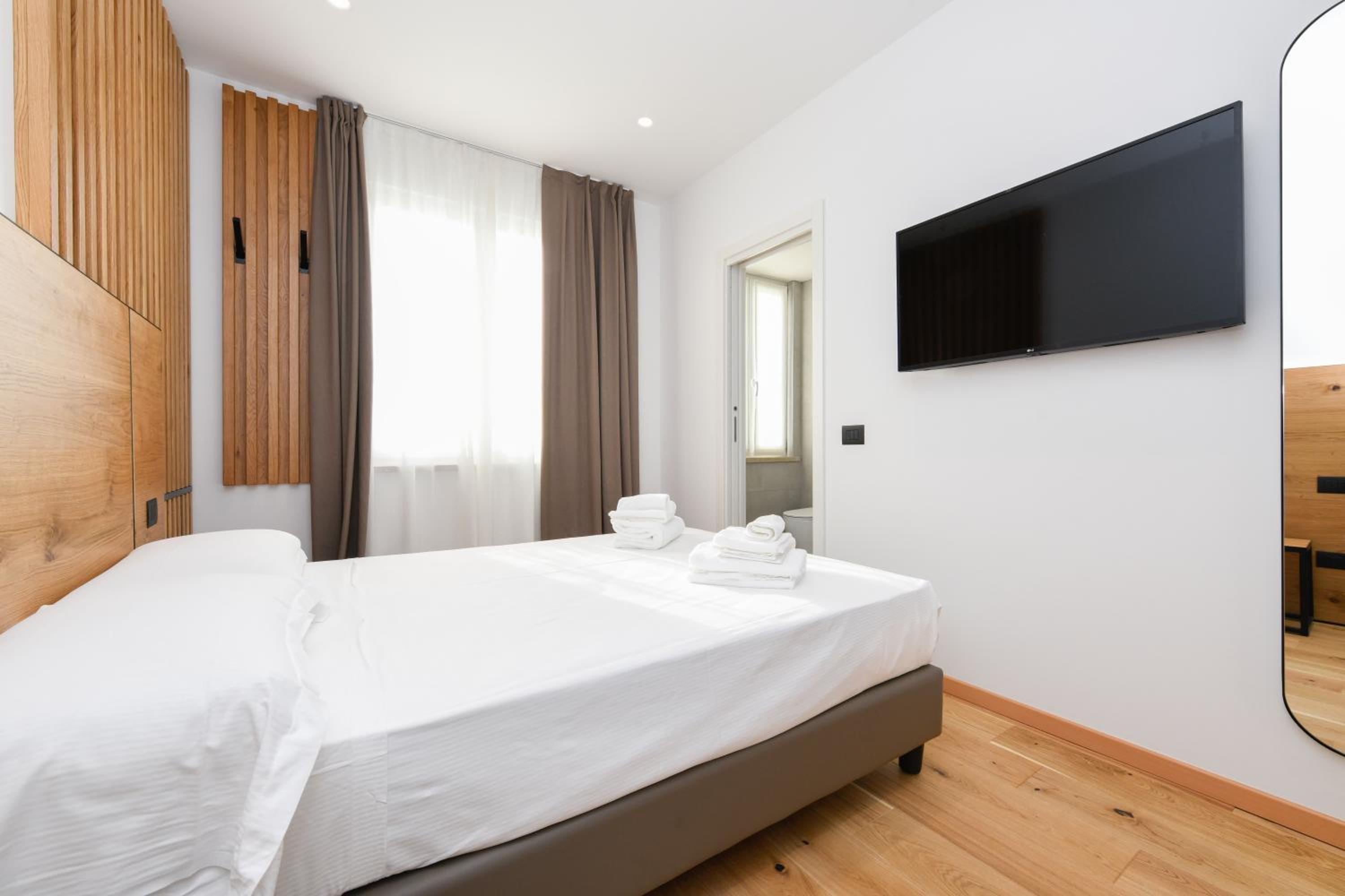 Standard Queen Room - Photo 14