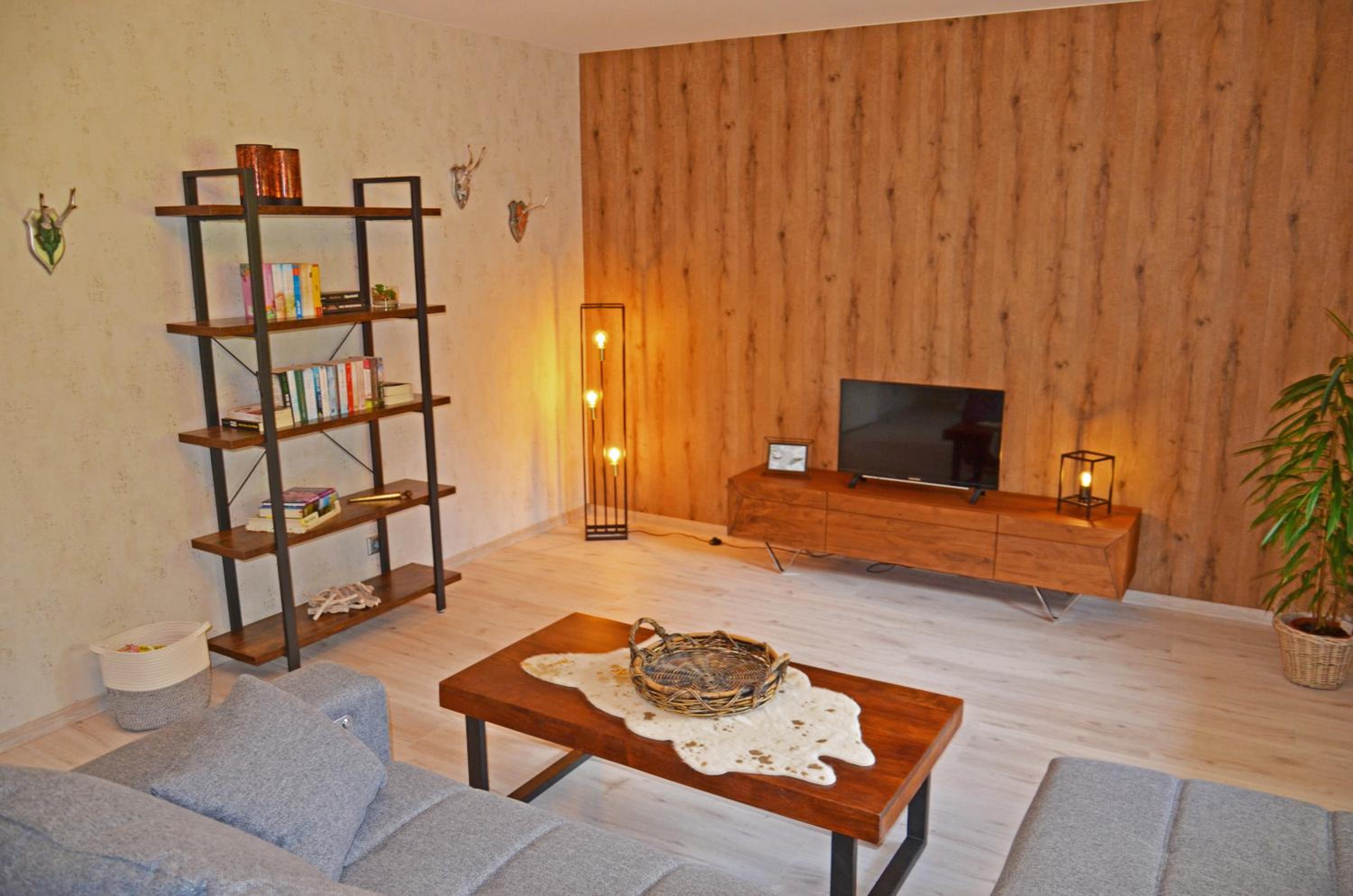 One-Bedroom Apartment photo 1