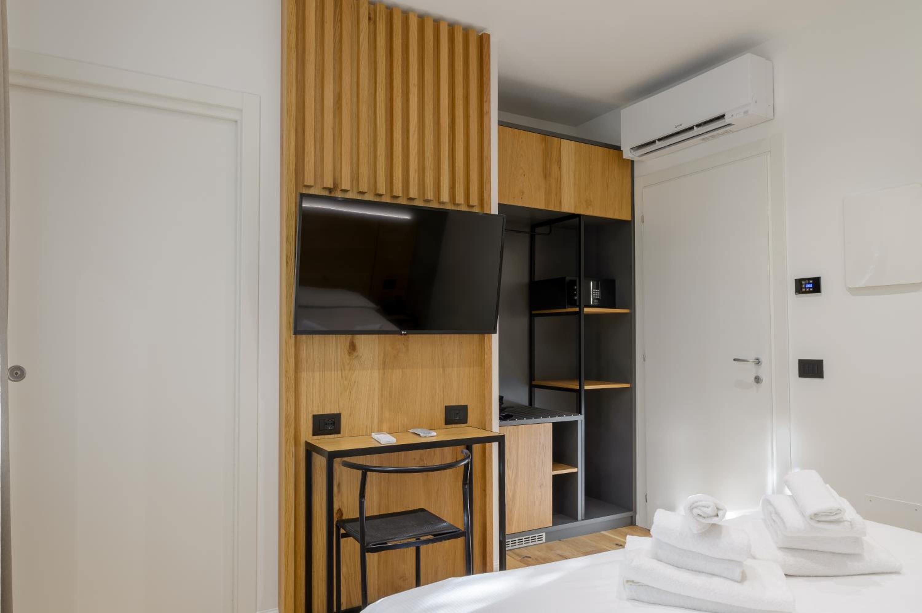 Double Room - Photo 3