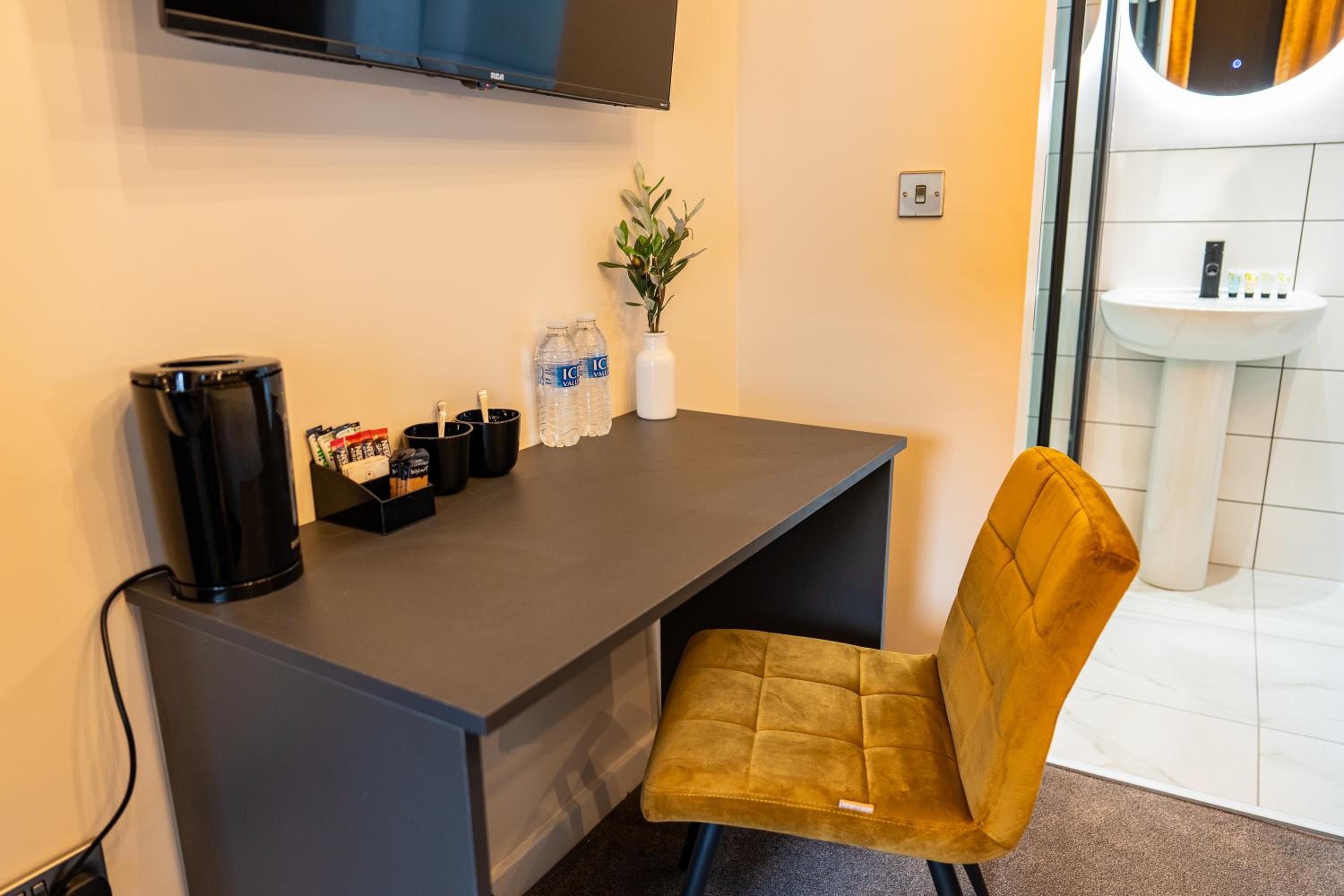Deluxe Double Room with Shower