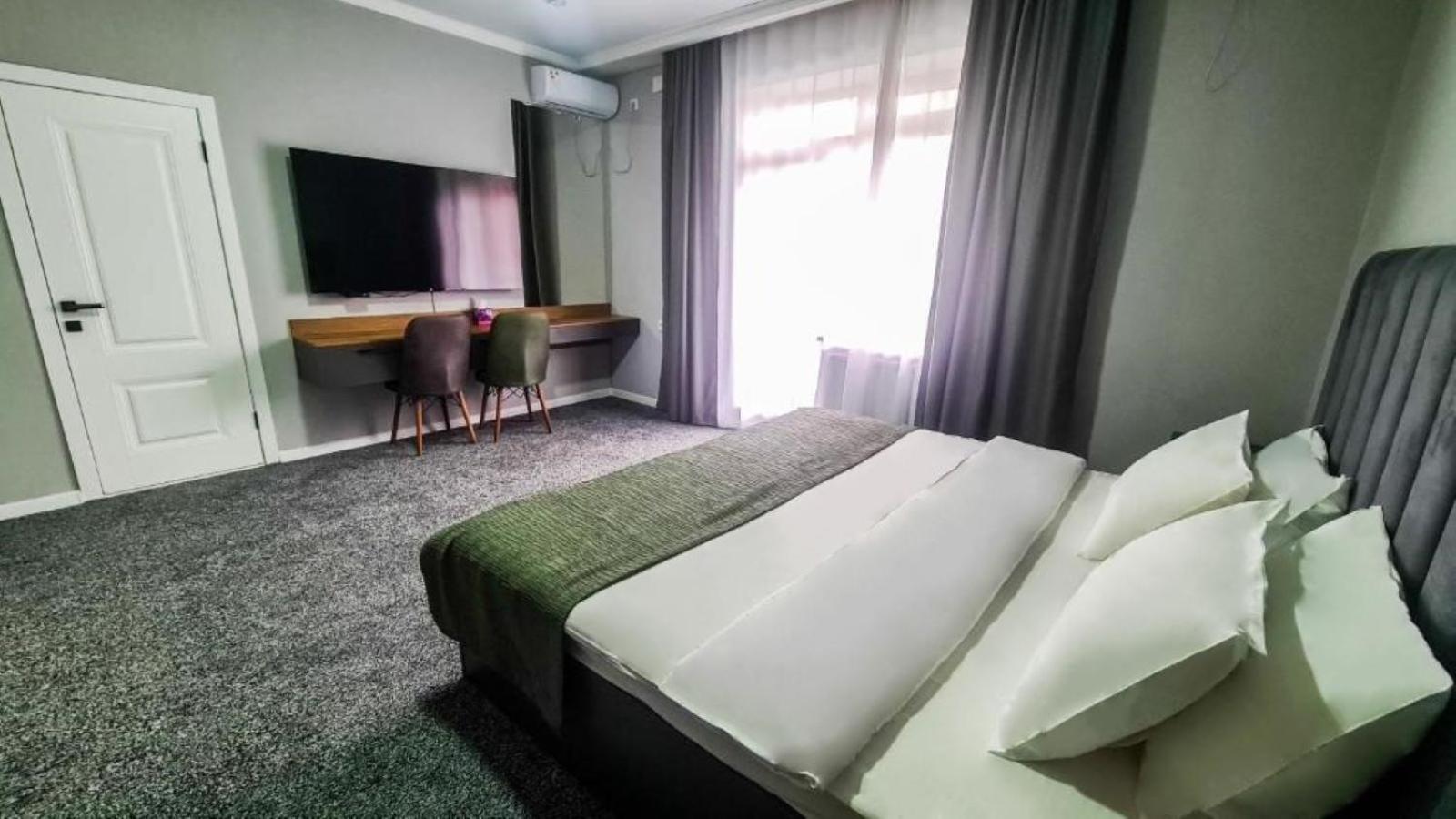 King Room with Balcony photo 1