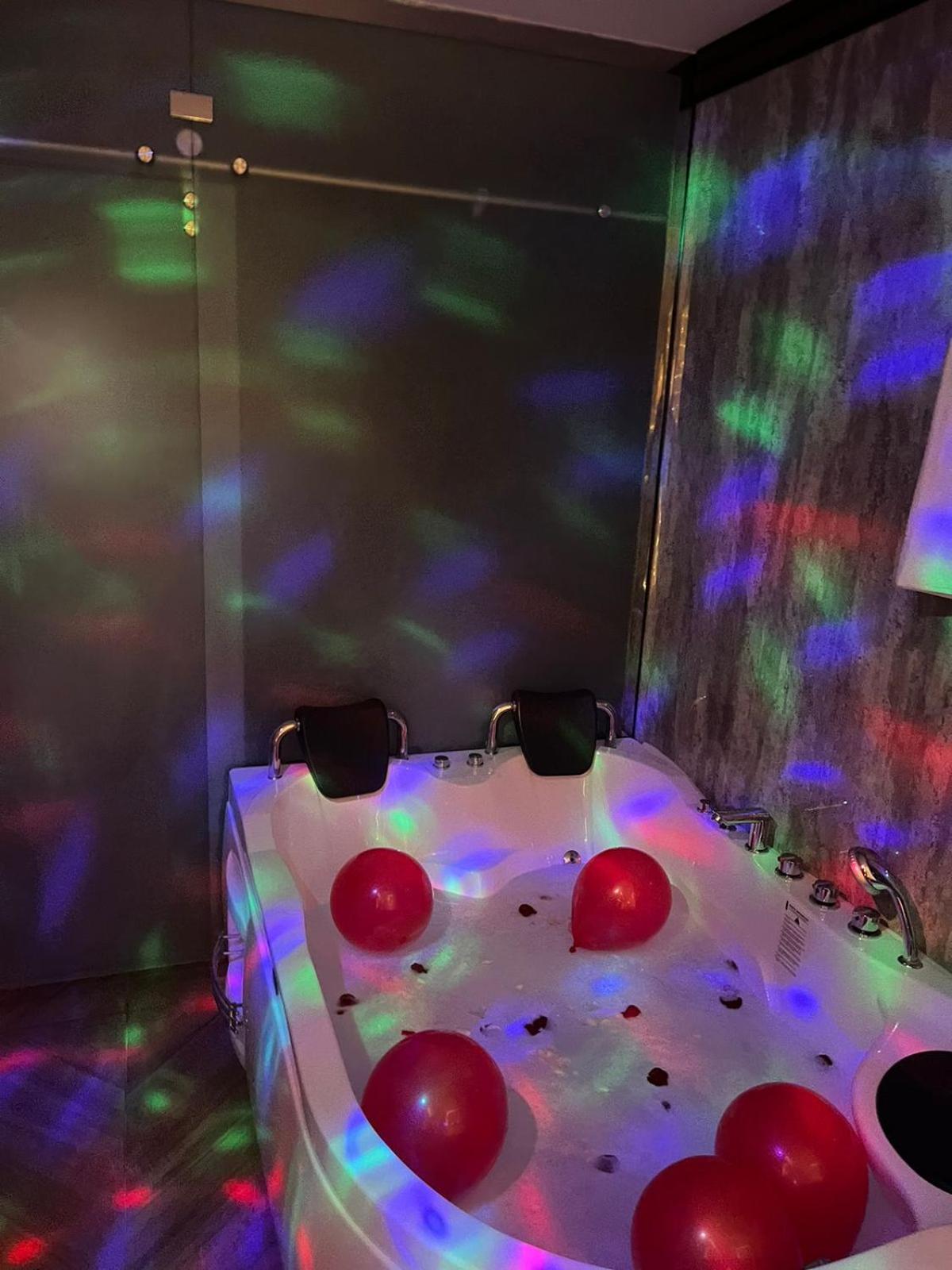 Deluxe Suite with Spa Bath