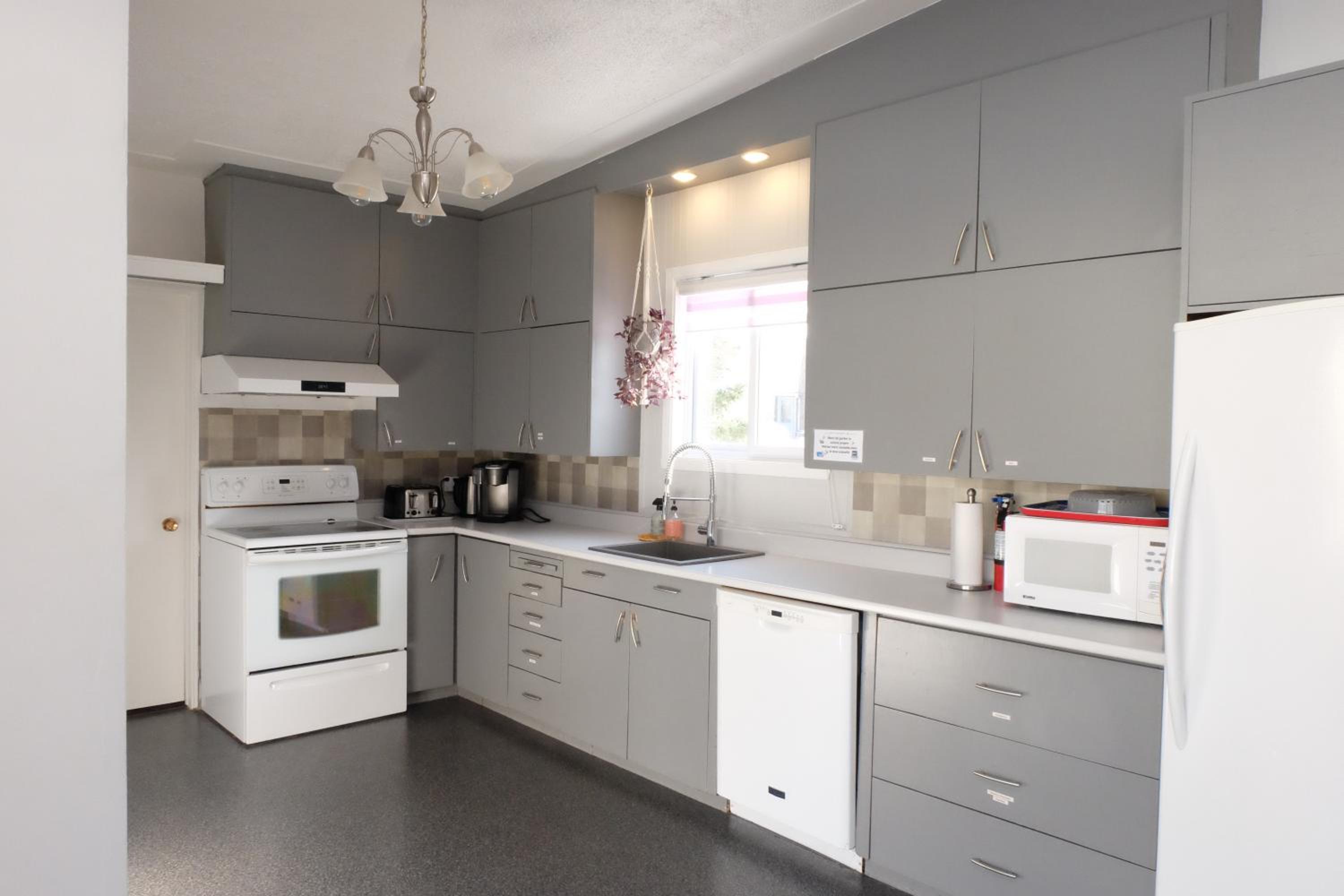 Queen Room with Shared Bathroom