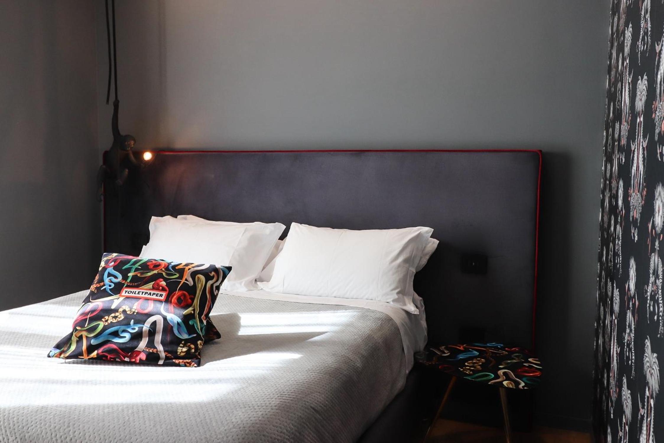 Double Room with Balcony - Photo 19