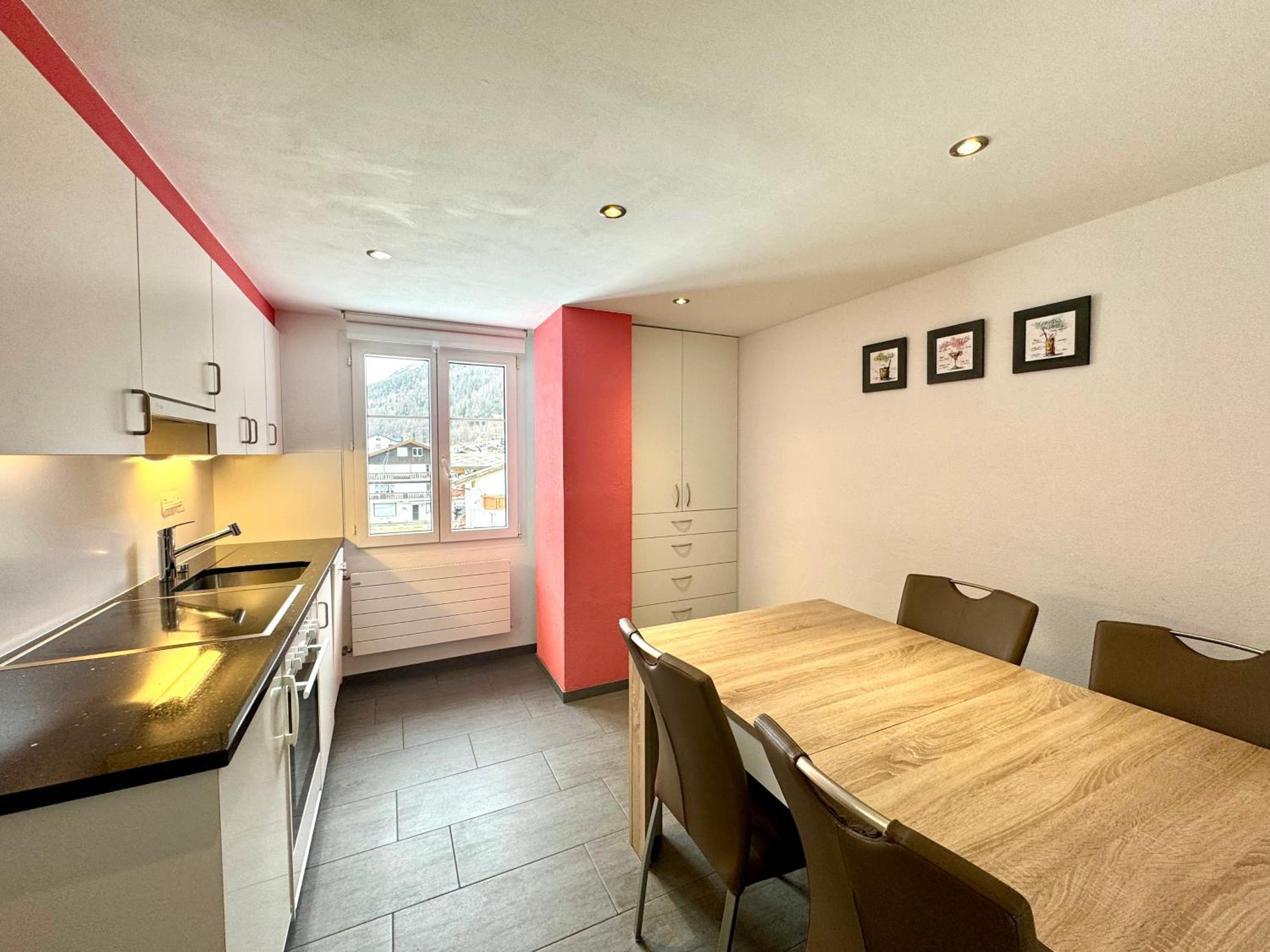 Three-Bedroom Apartment - Upper Floor - Photo 4