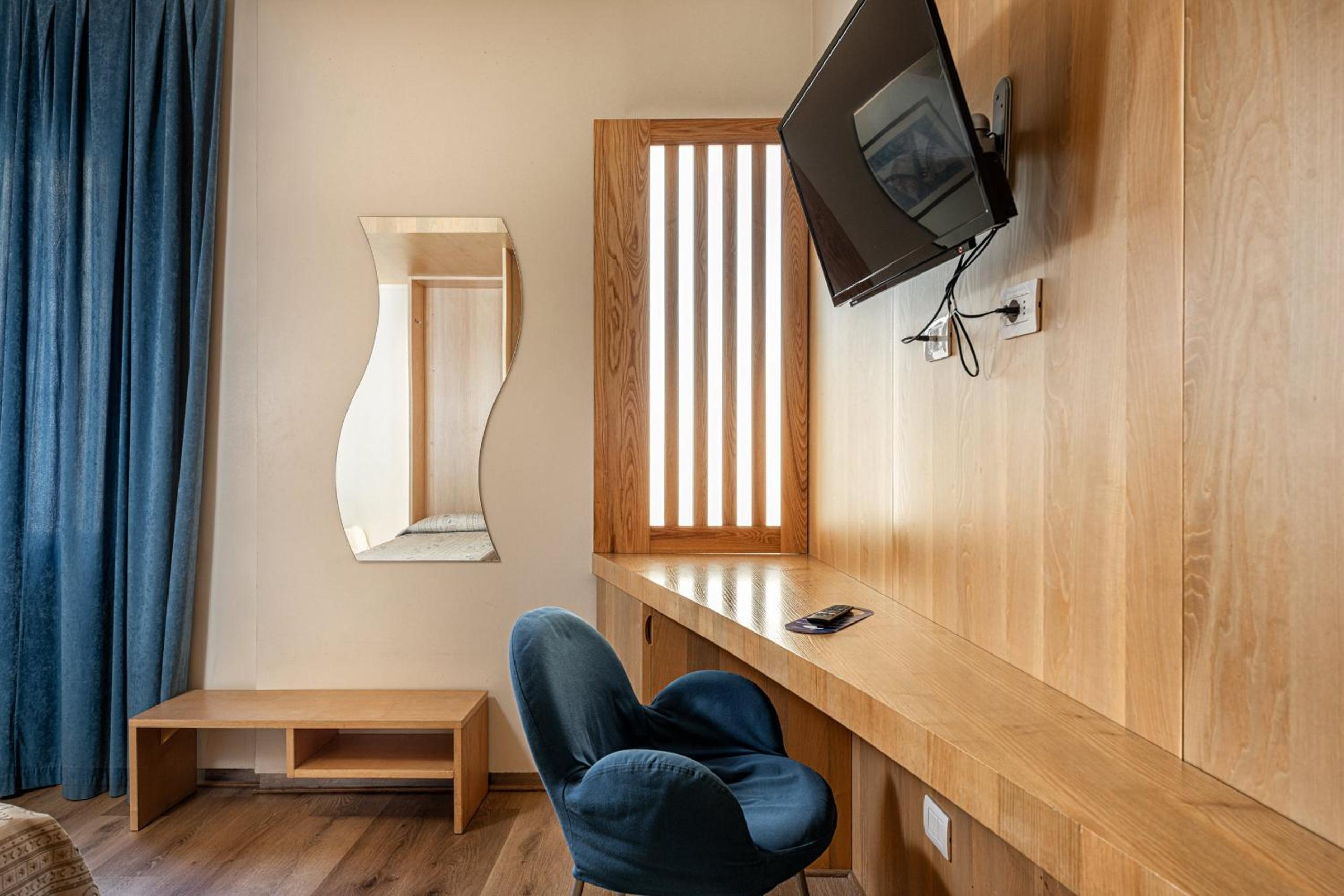 Economy Triple Room - Photo 6