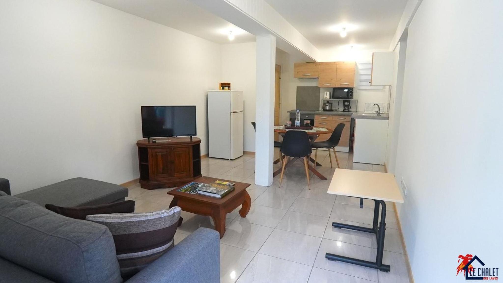 One-Bedroom Apartment photo 2