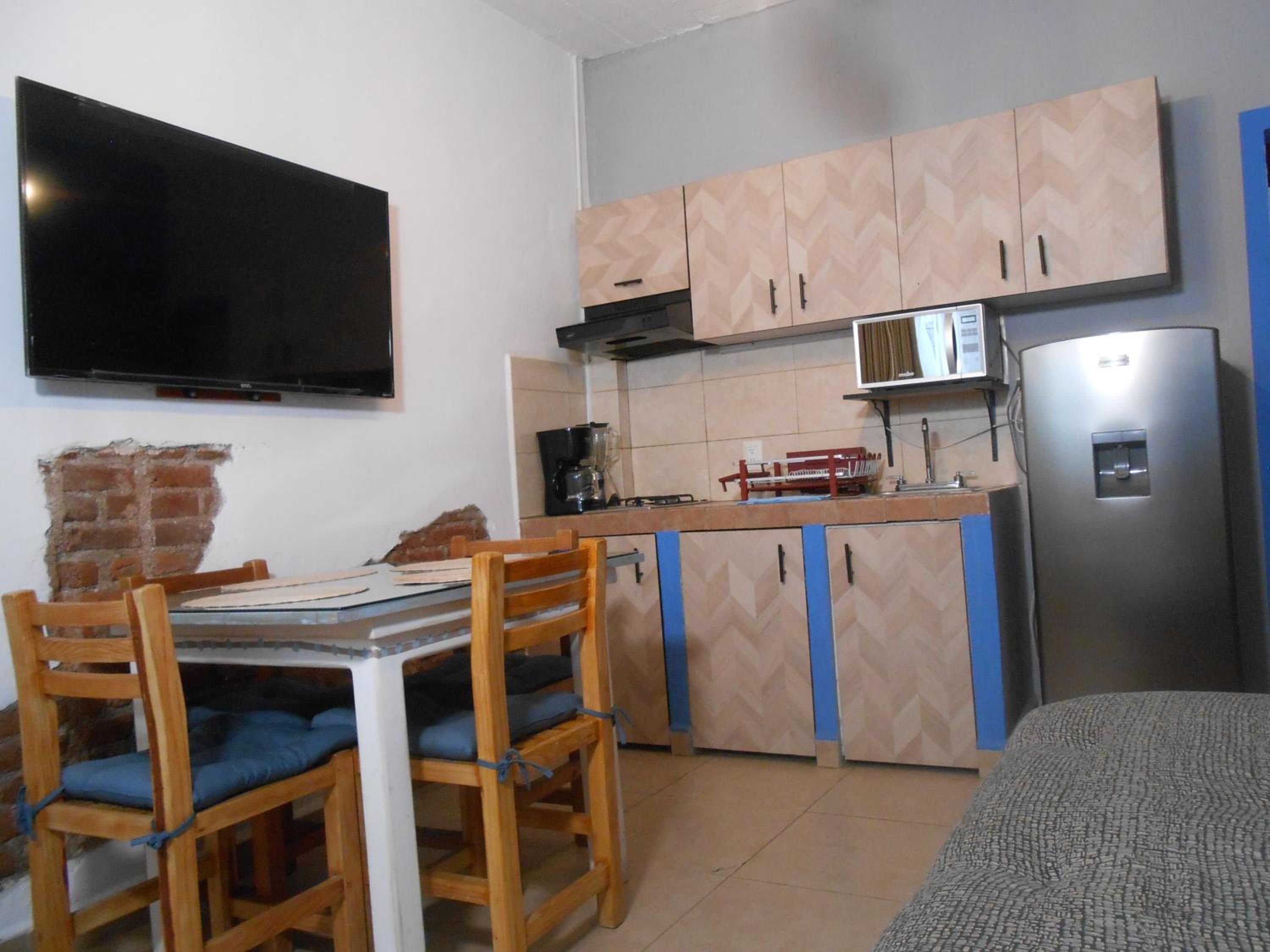 One-Bedroom Apartment - Photo 2