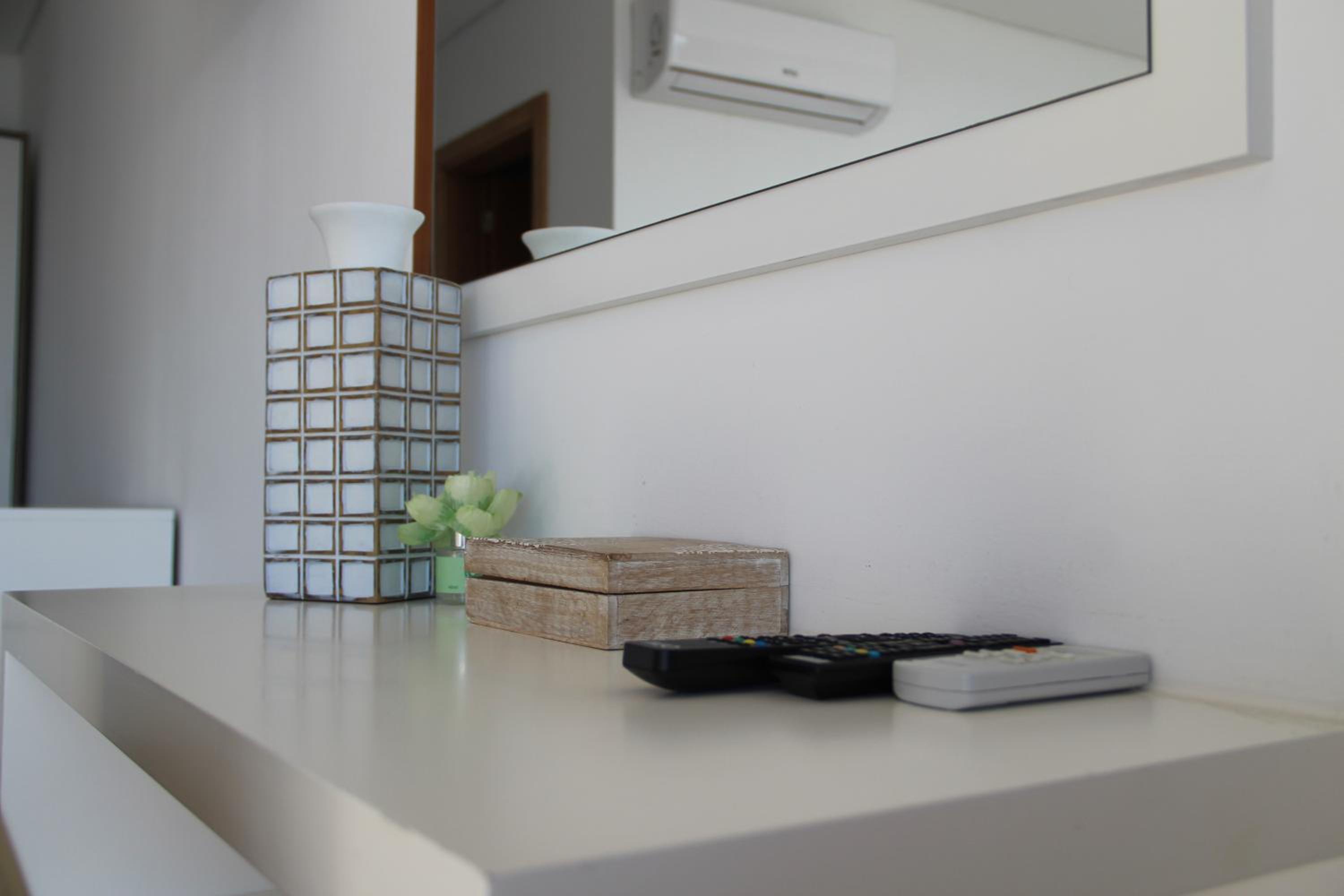 Double Room with Pool View - Photo 6