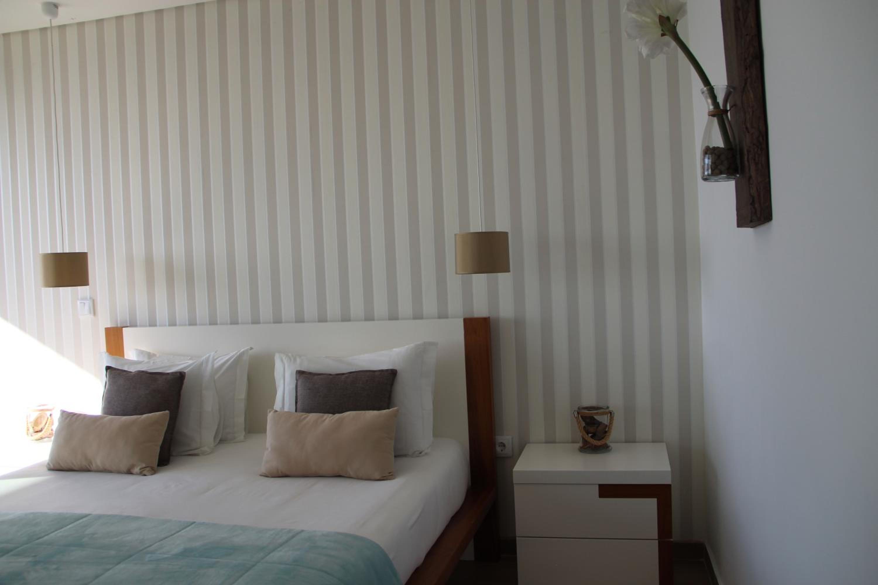 Double Room with Pool View - Photo 47
