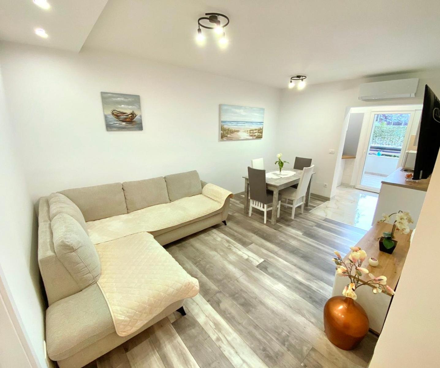 Apartment with Terrace photo 1