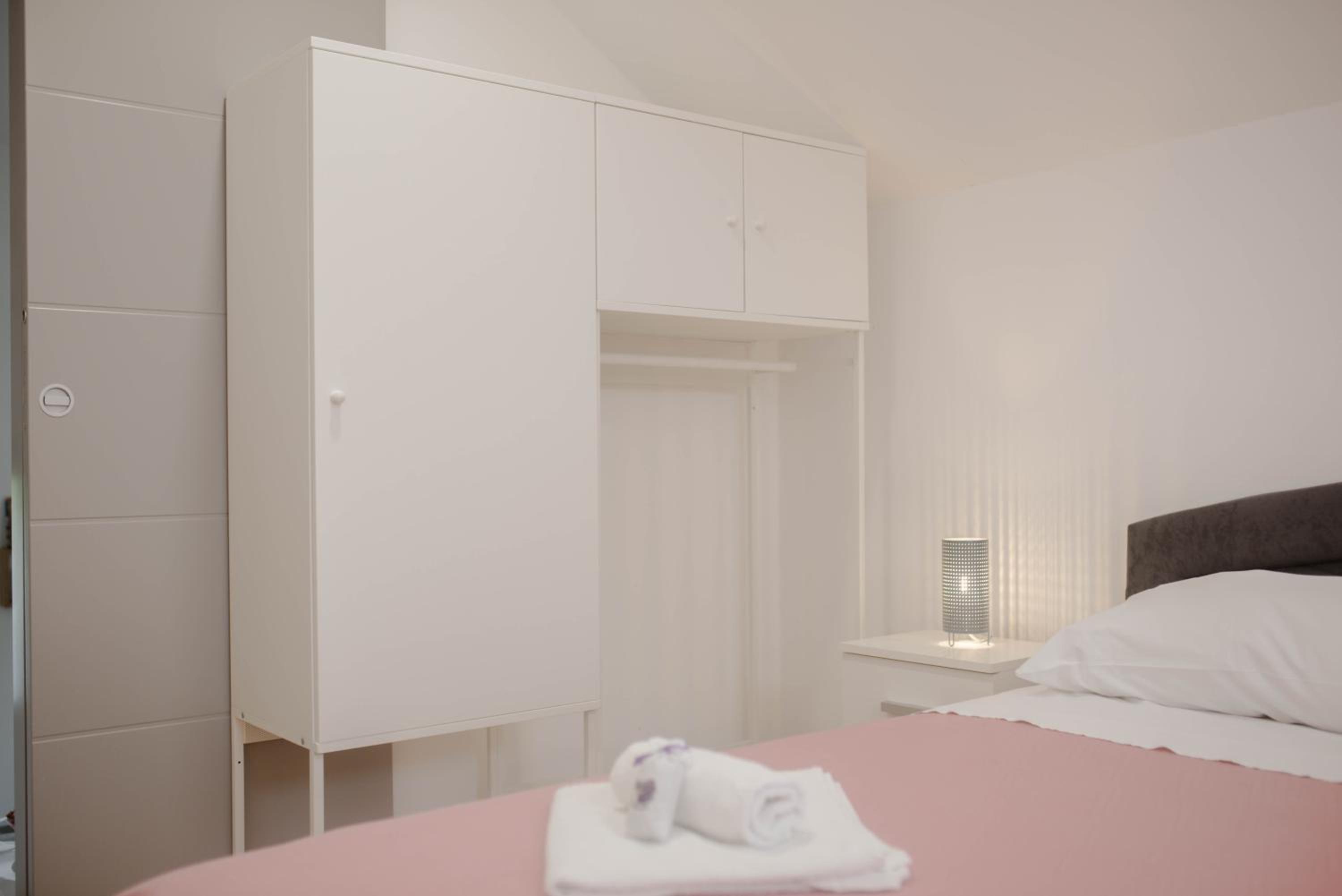 One-Bedroom Apartment - Photo 1