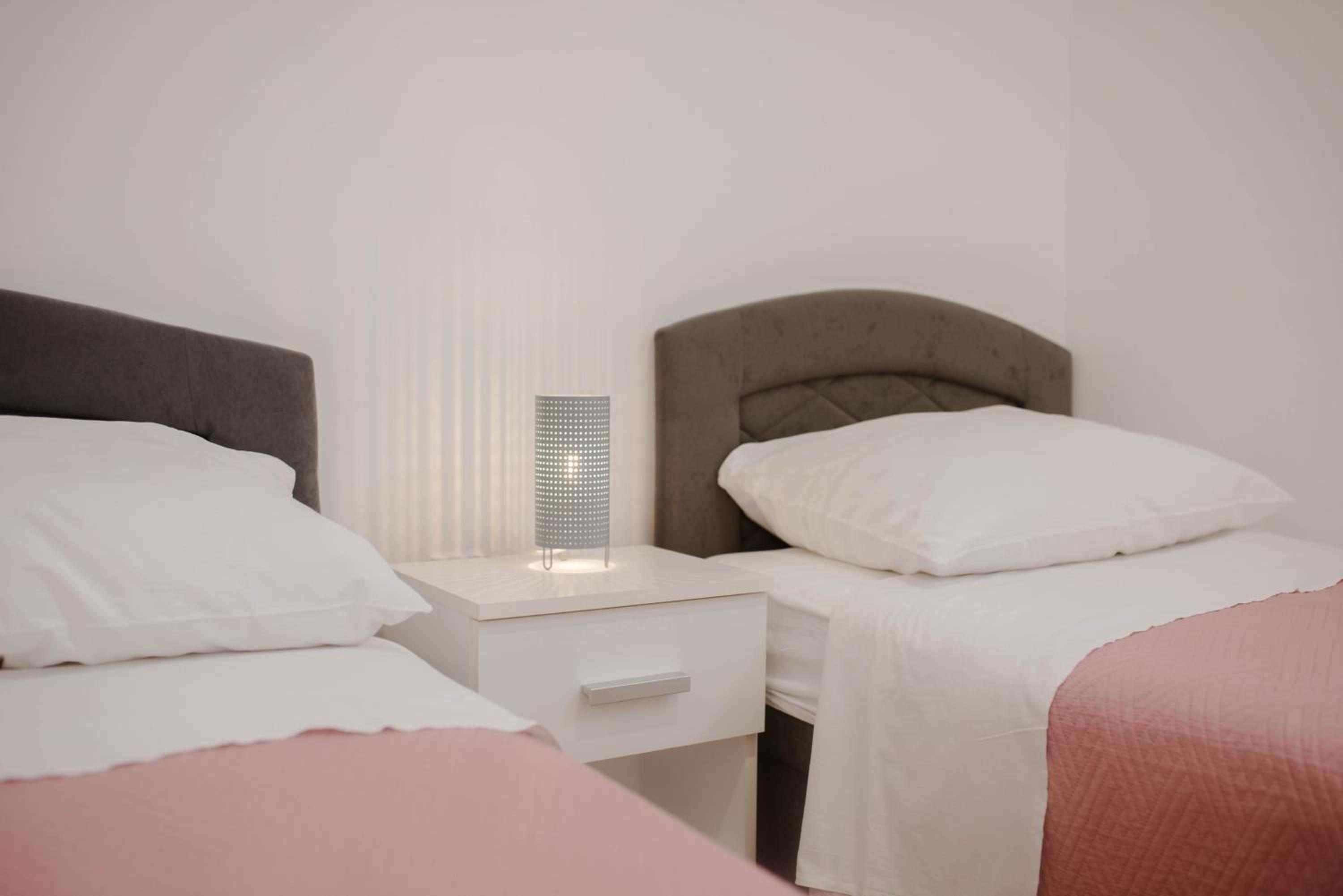 One-Bedroom Apartment - Photo 19