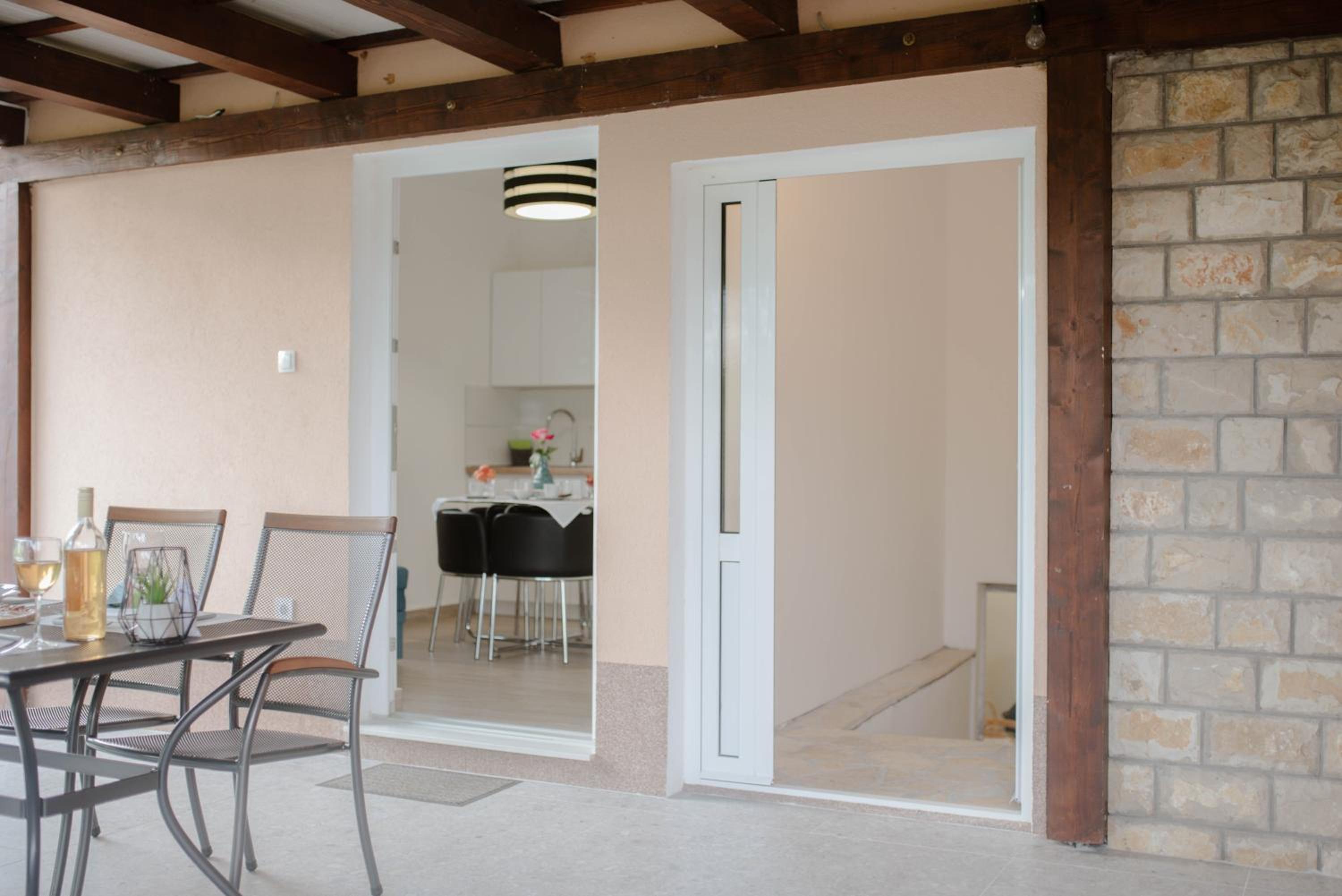 One-Bedroom Apartment - Photo 15
