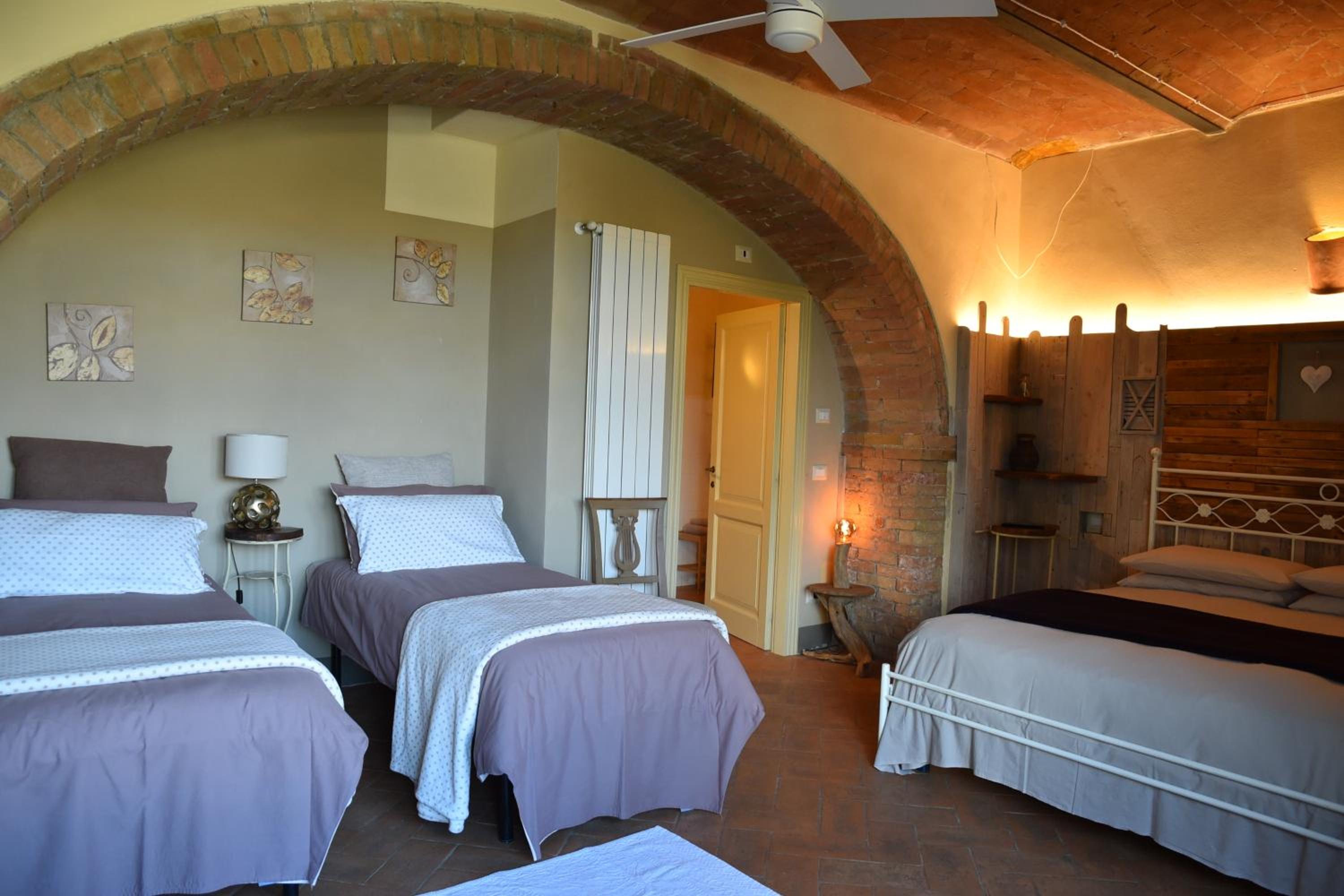 Quadruple Room - Disability Access photo 1