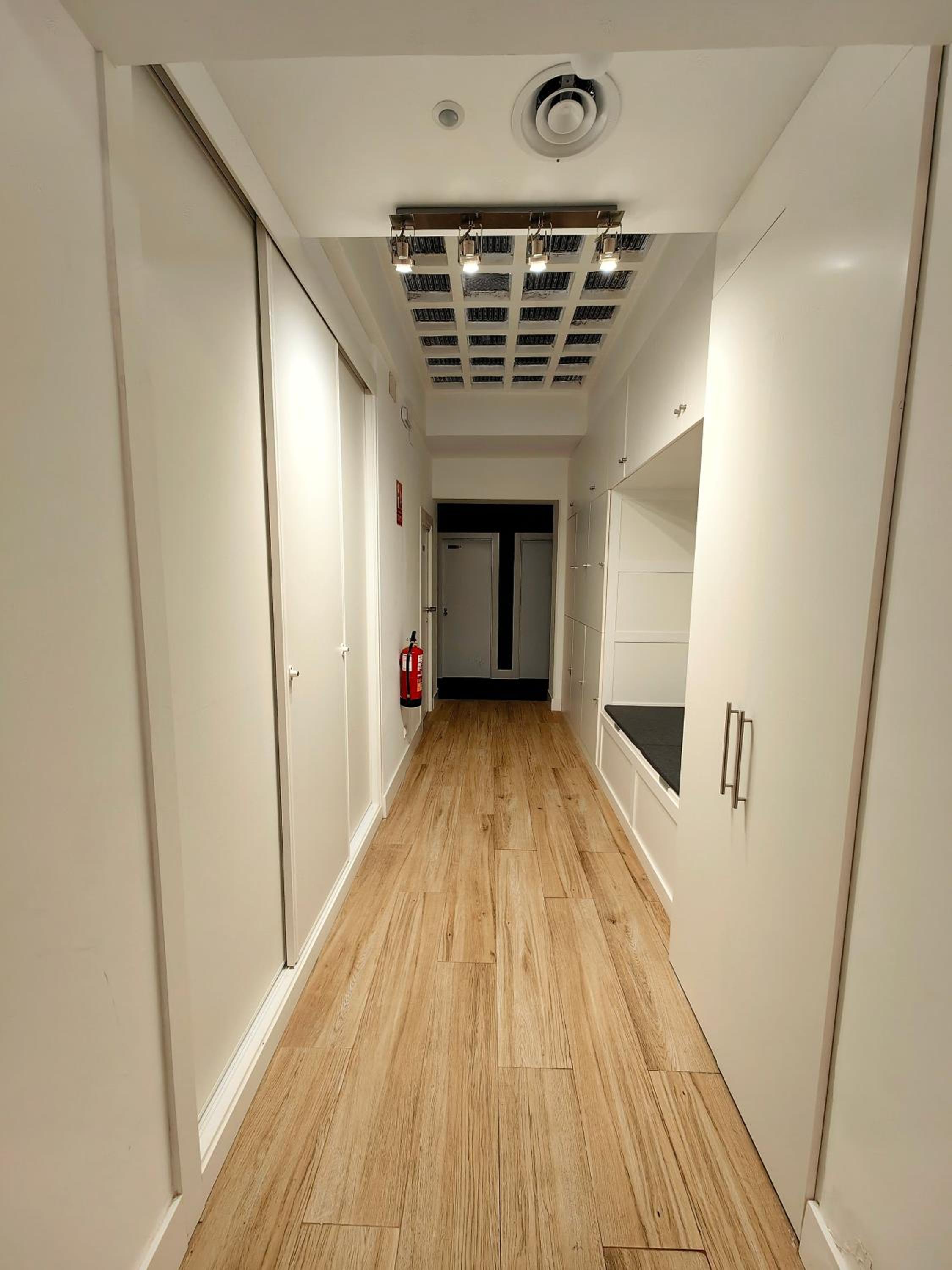 Bed in 8-Bed Mixed Dormitory Room photo 3
