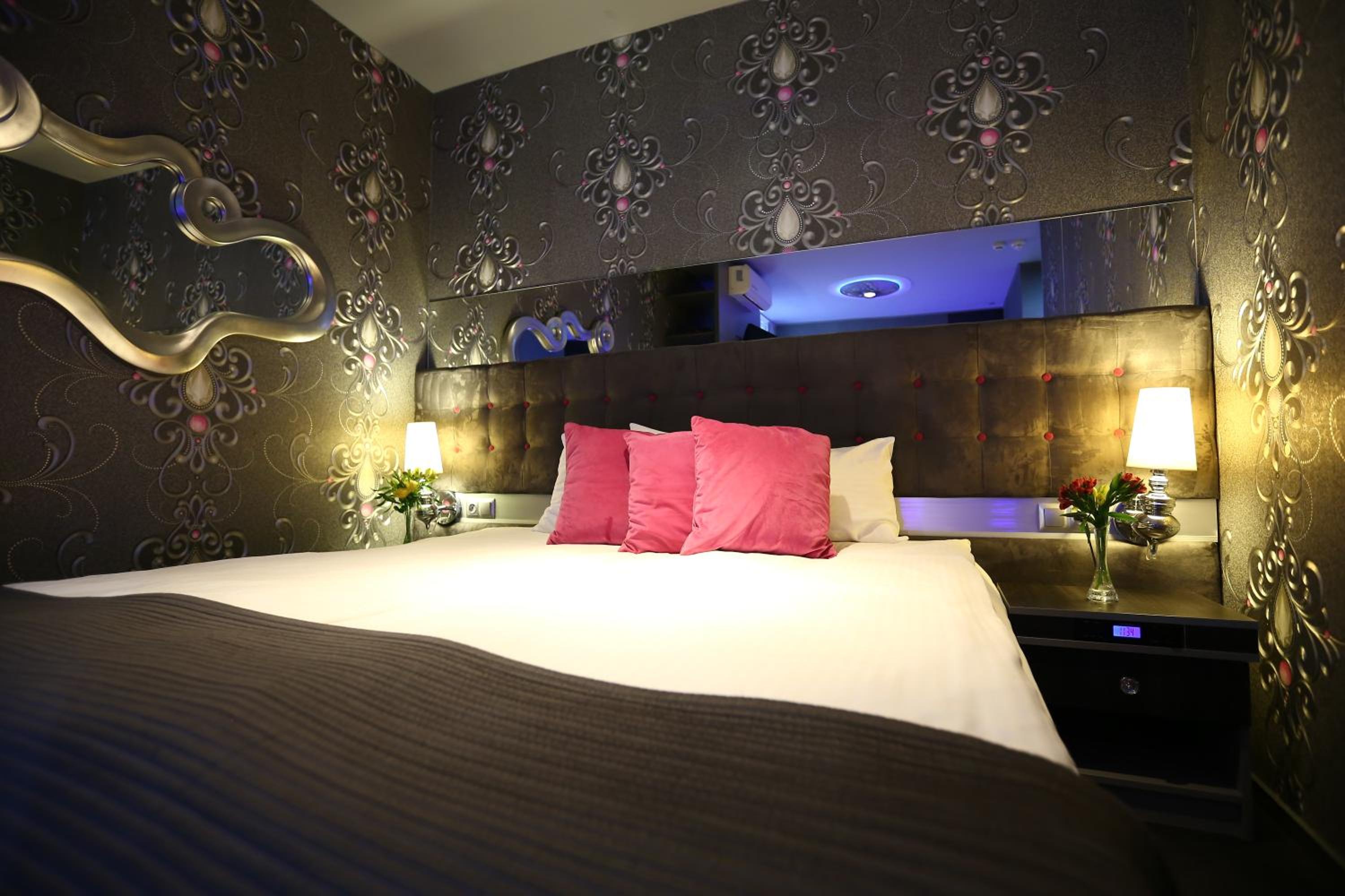 Apartment - Photo 1