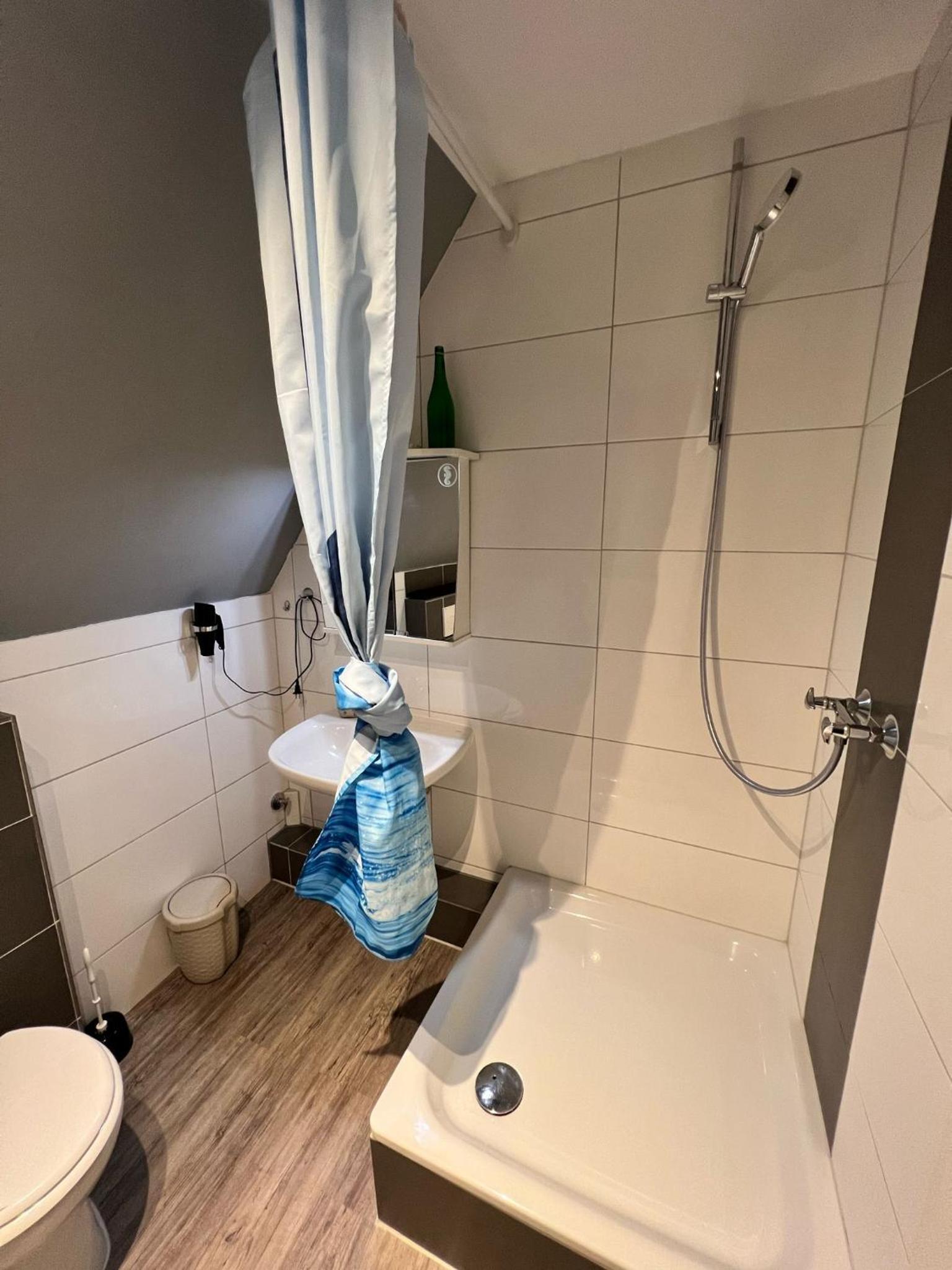 Two-Bedroom Apartment - Photo 30