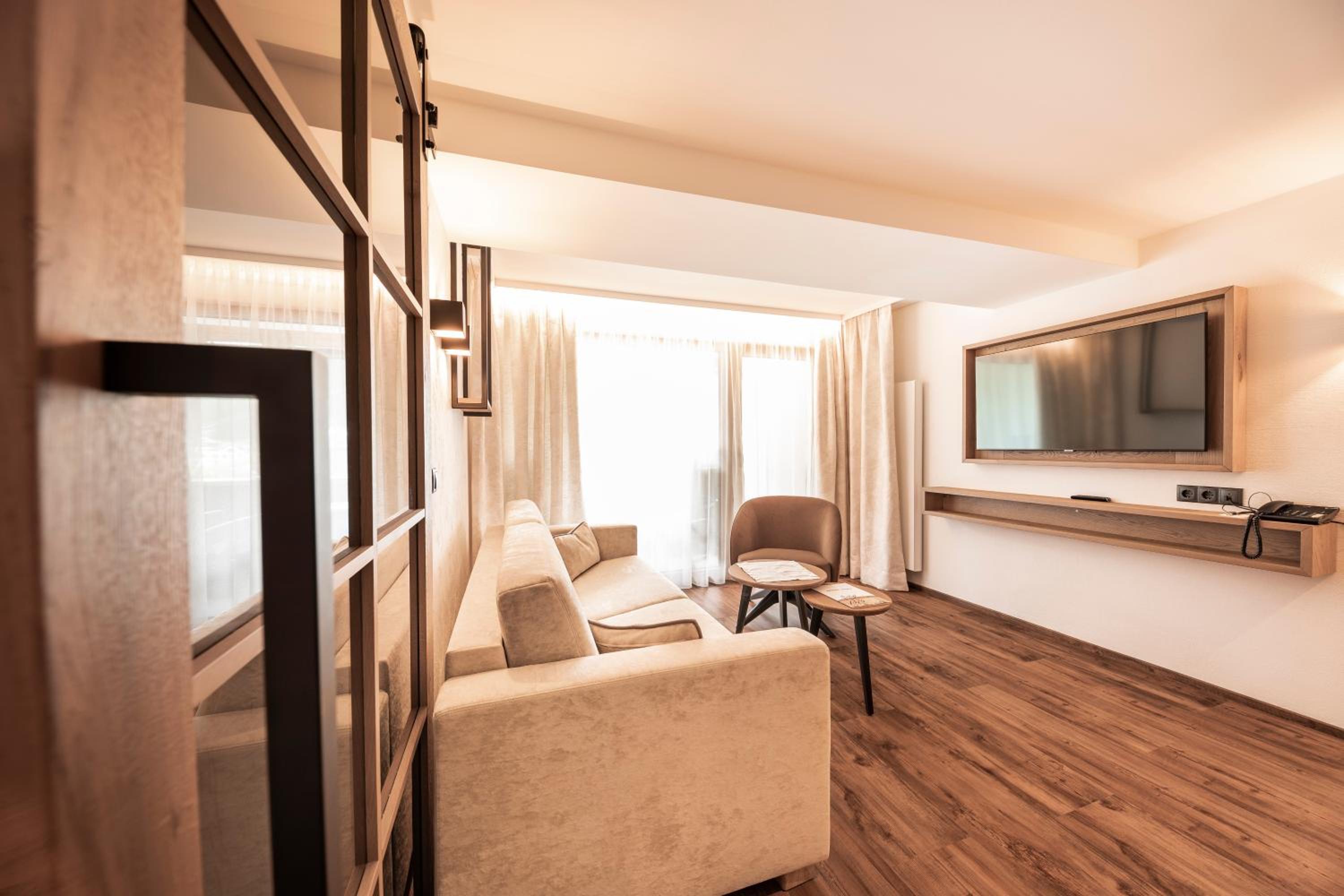 Junior Suite - Photo 1