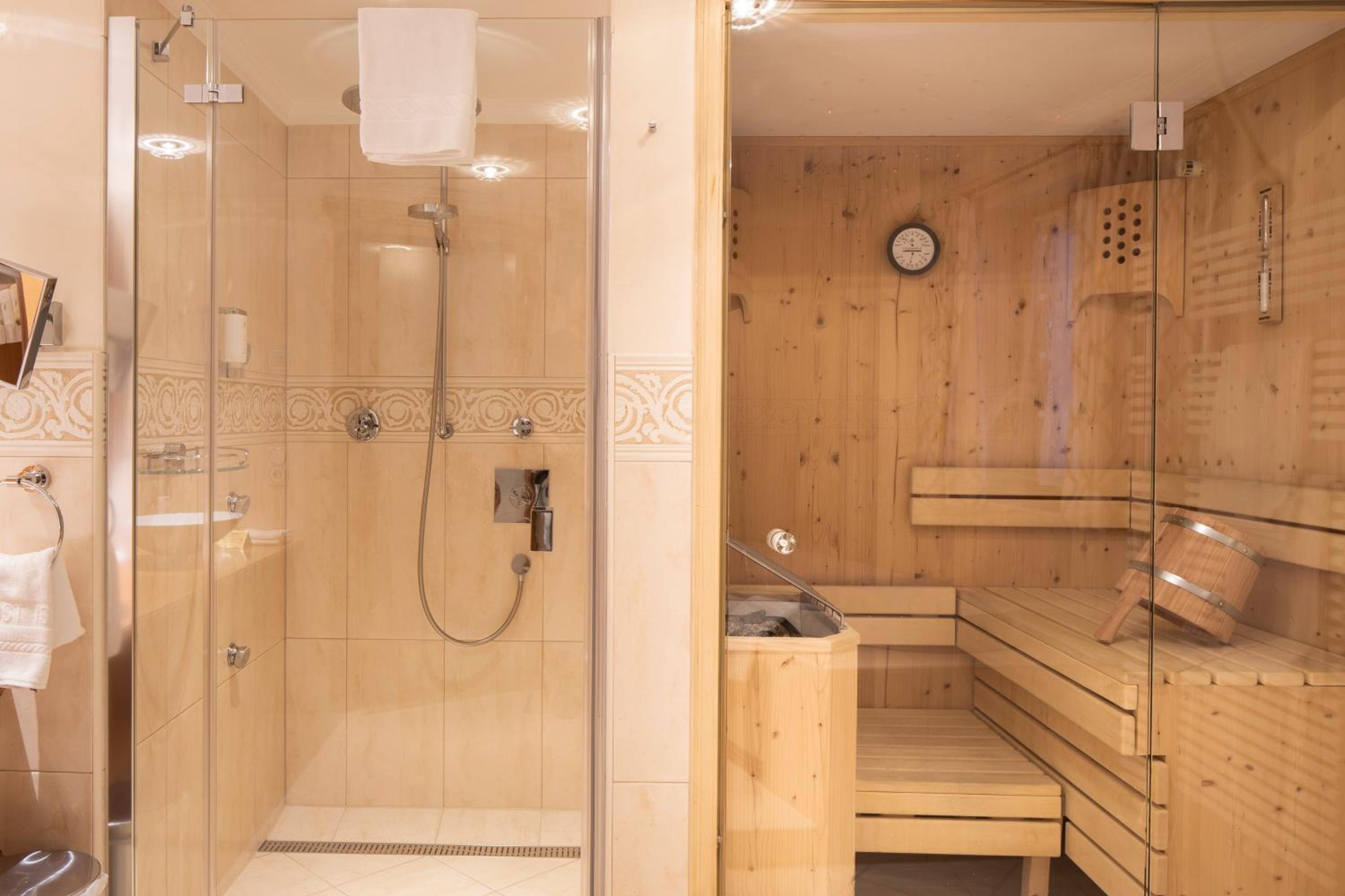 Suite with Sauna - Photo 3